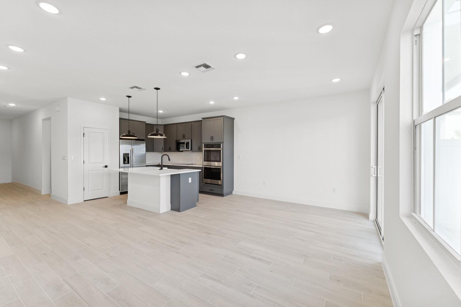 121 SE Birch Terrace 1157