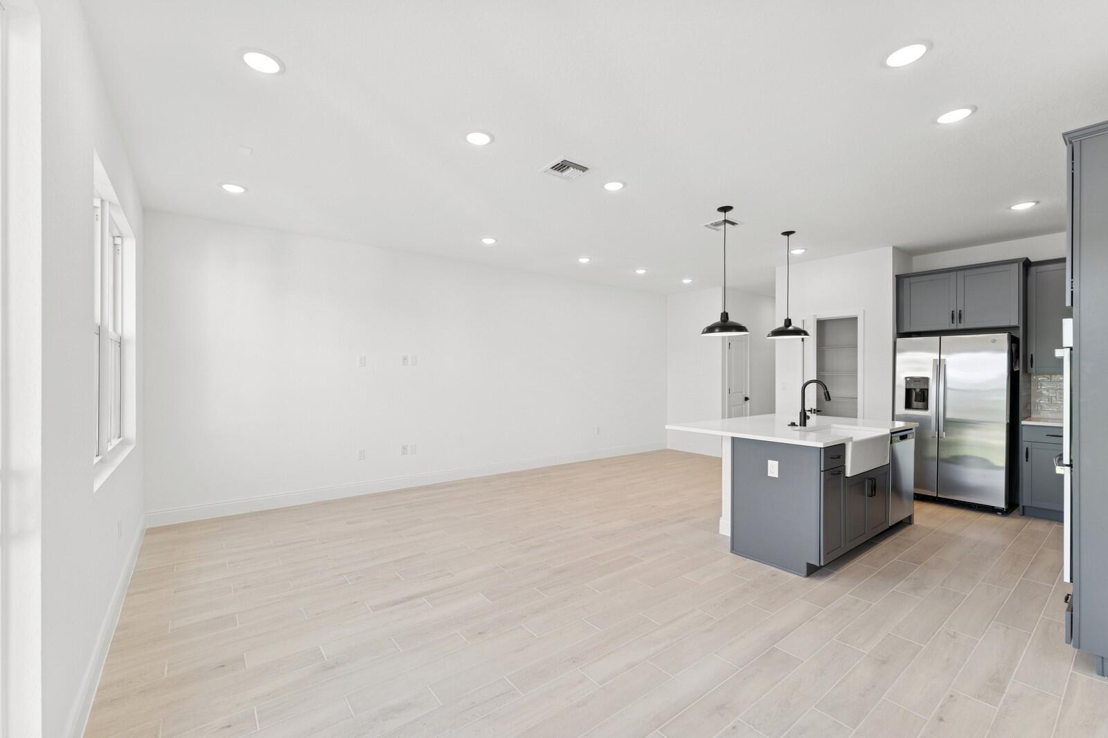 121 SE Birch Terrace 1157