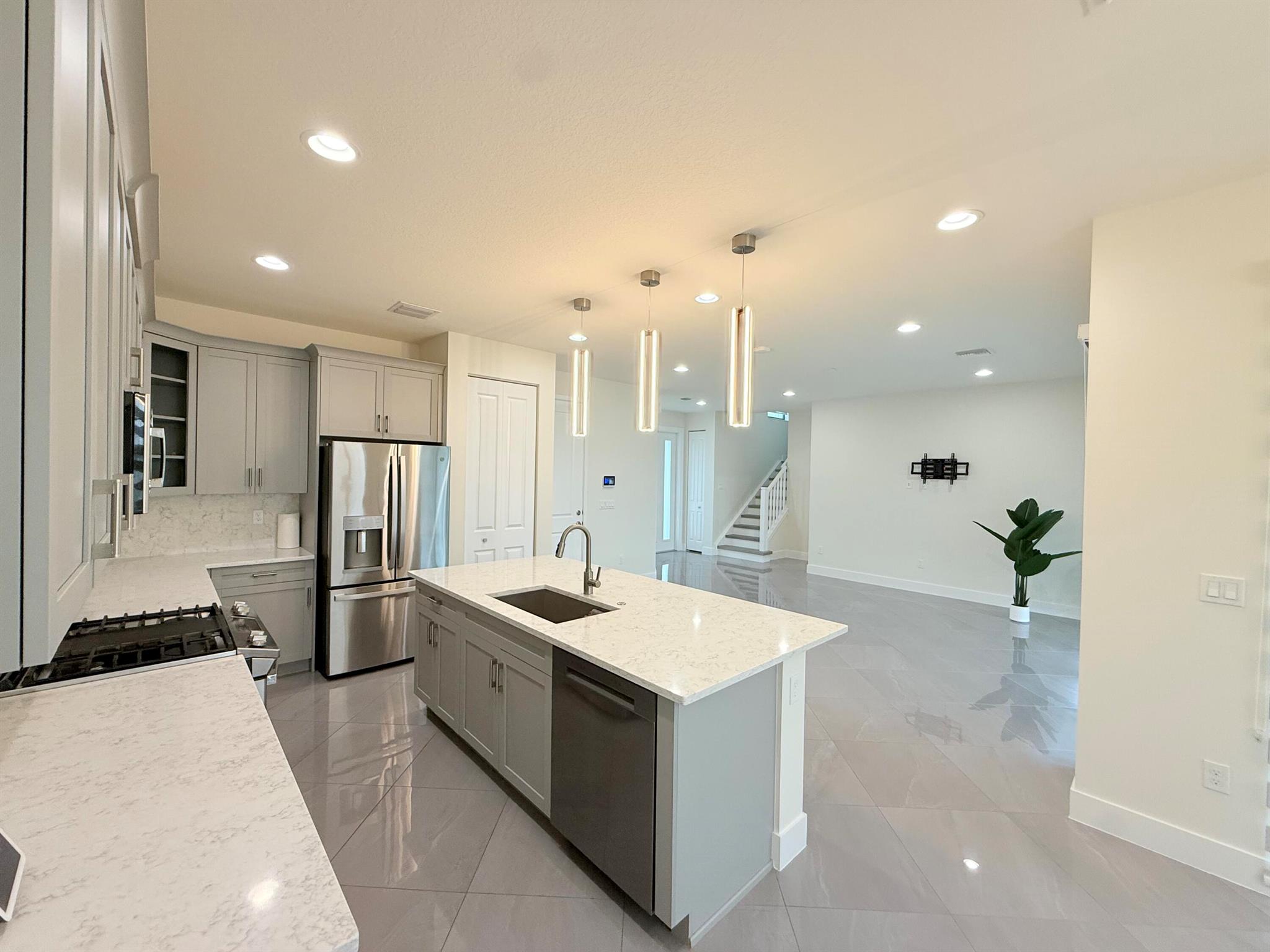 7181 Villamar Way
