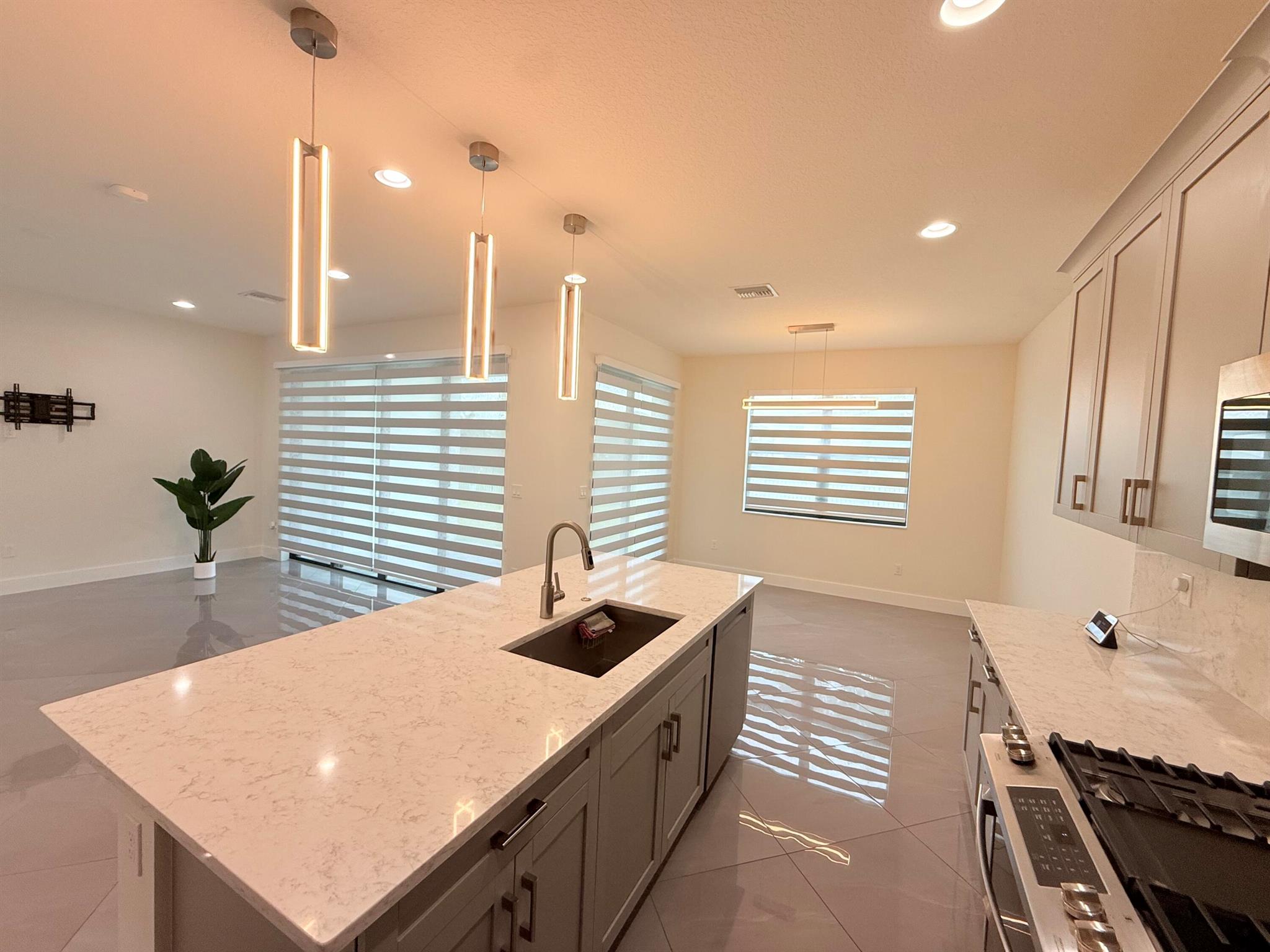 7181 Villamar Way