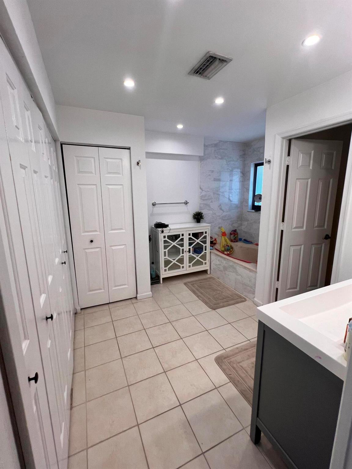 5650 Coach House Circle F