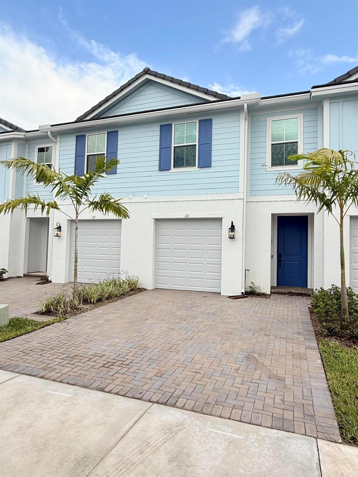 121 SE Birch Terrace