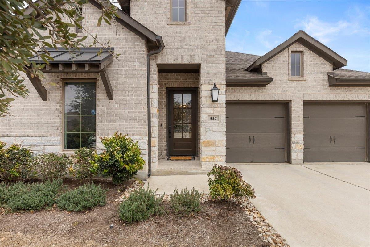 557 Jefferson DR