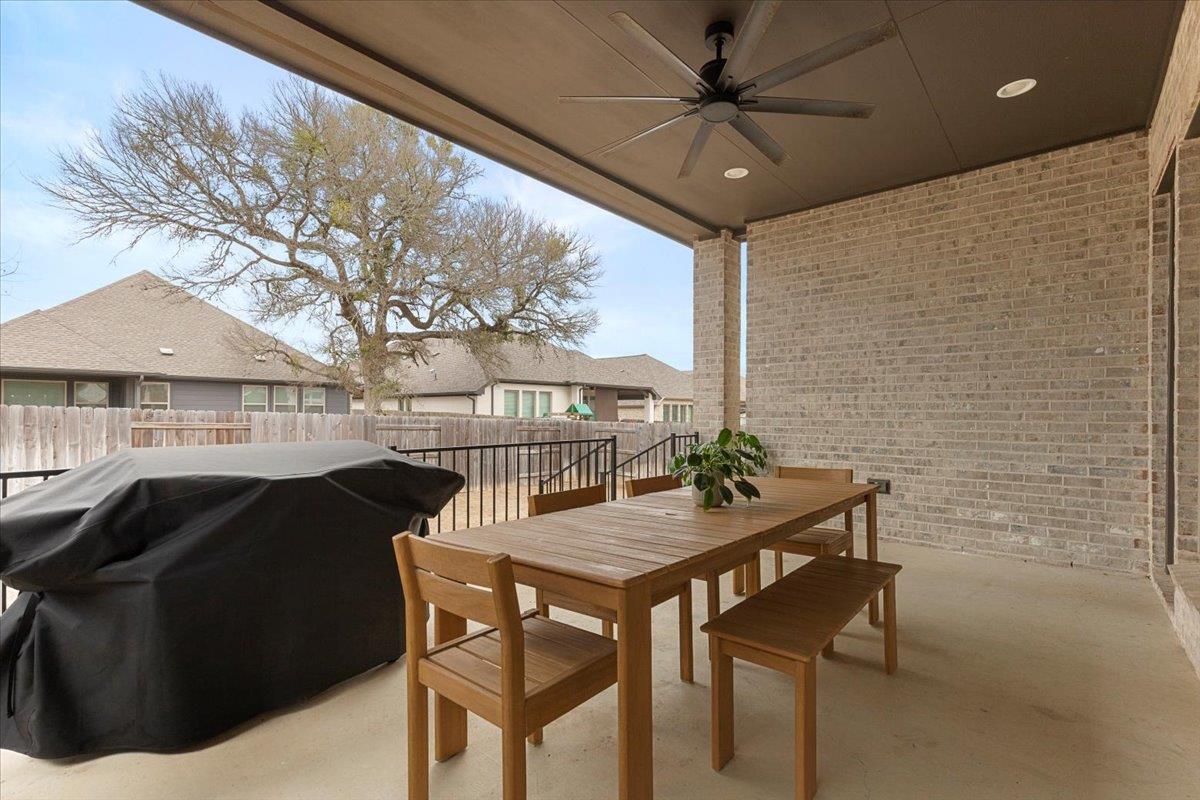 557 Jefferson DR
