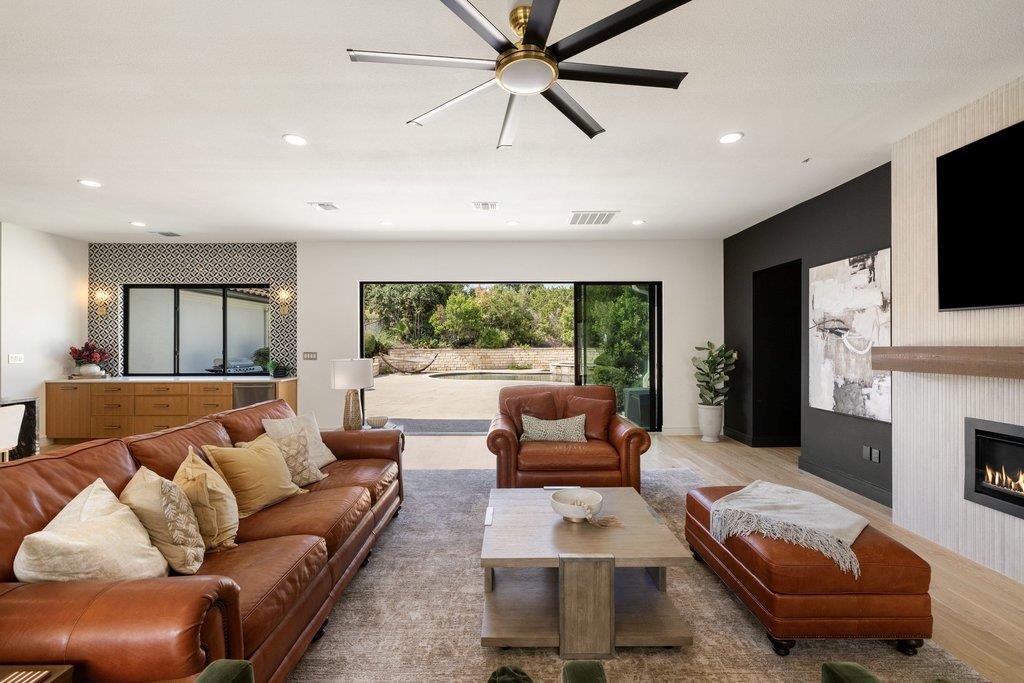34 AUTUMN OAKS DR