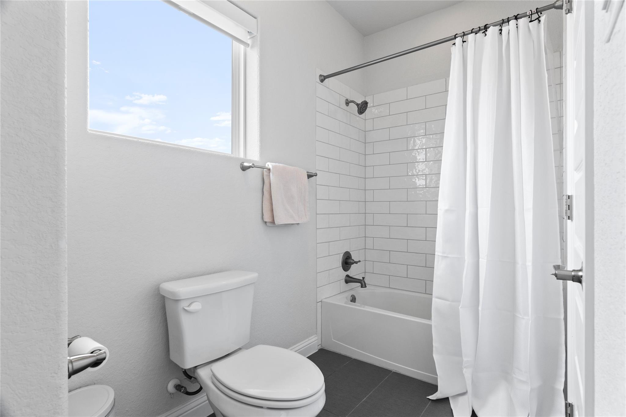 211 Abbeyville WALK