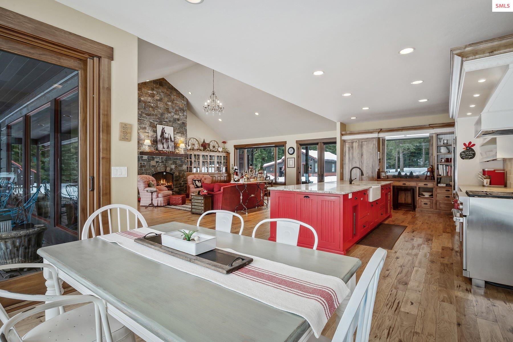 2732 Lower Pack River Road