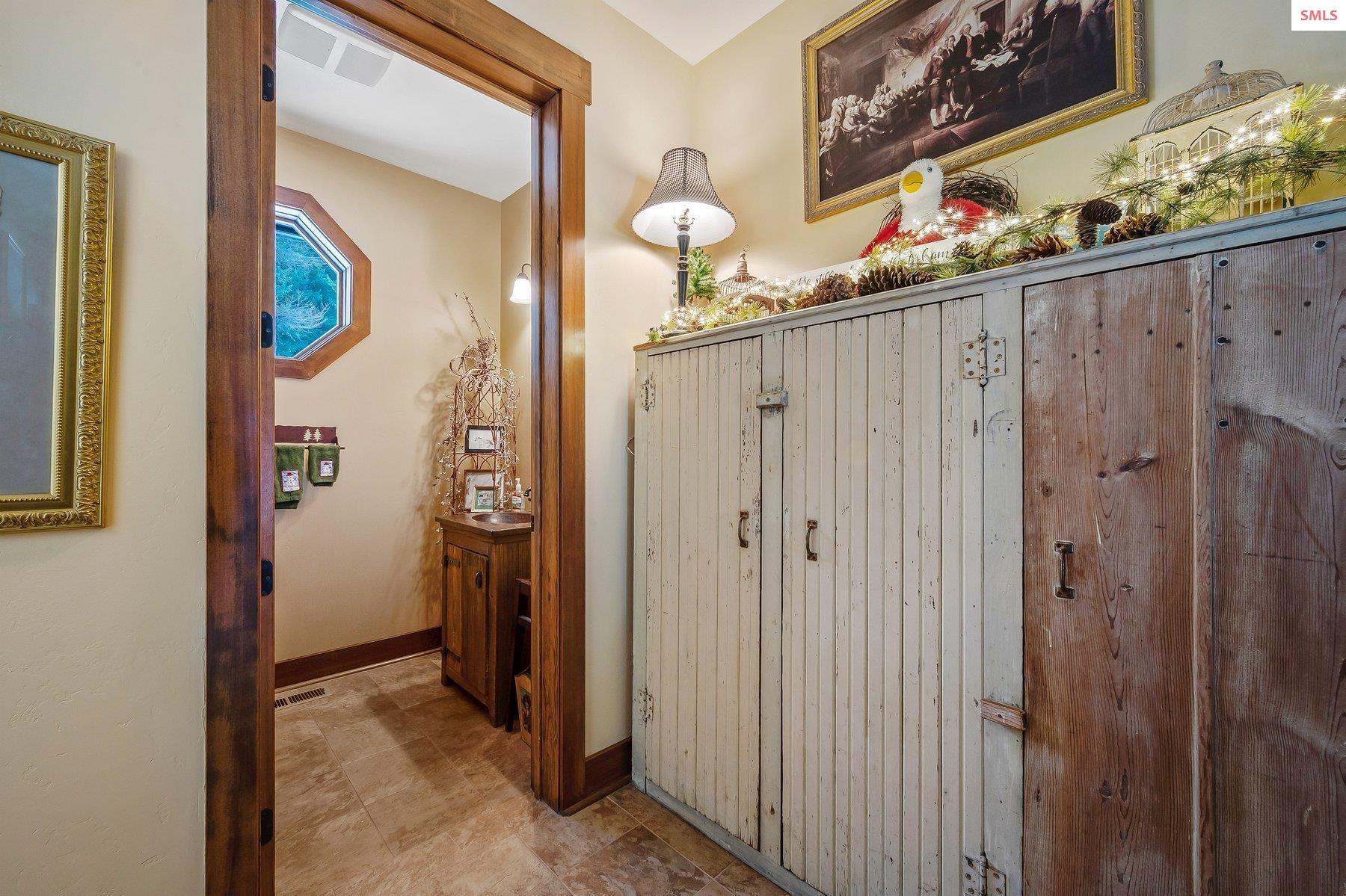 2732 Lower Pack River Road