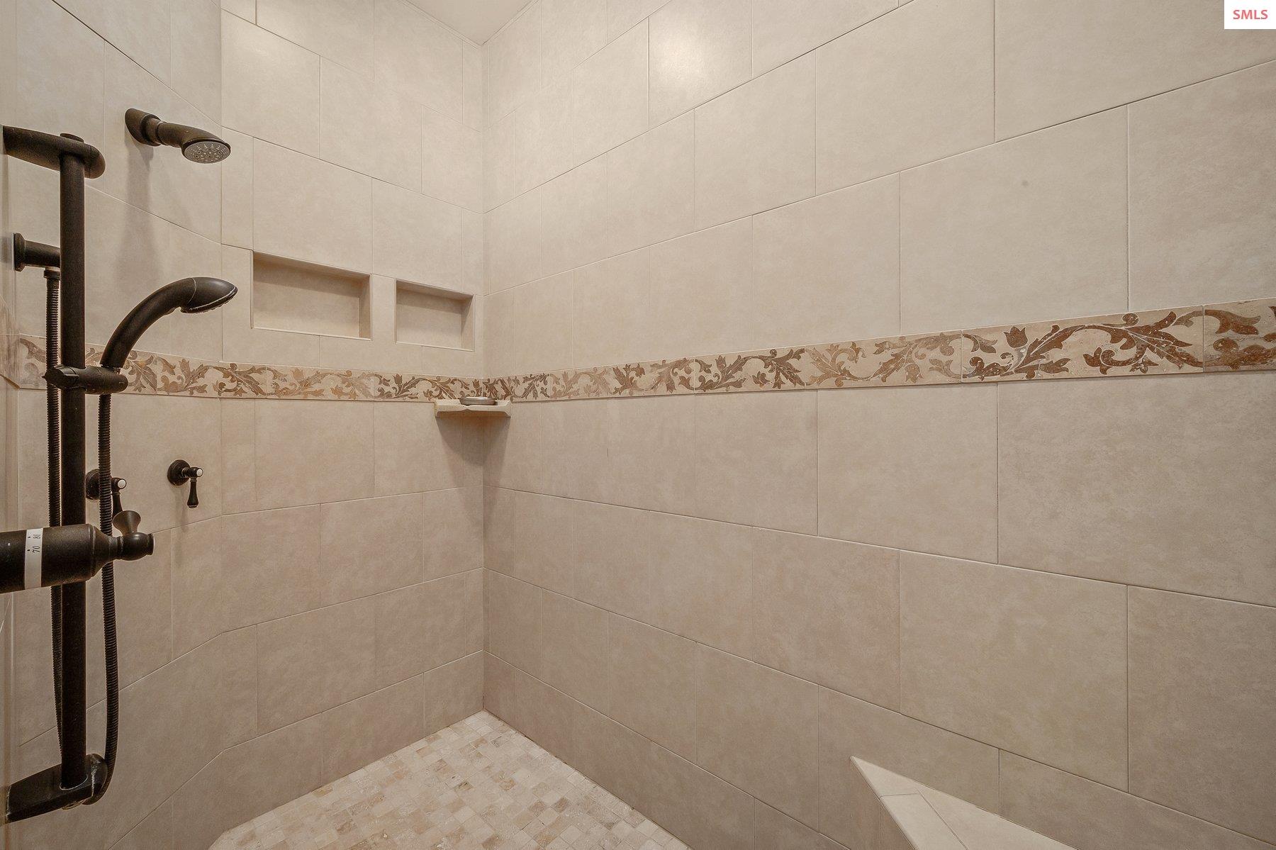 2732 Lower Pack River Road