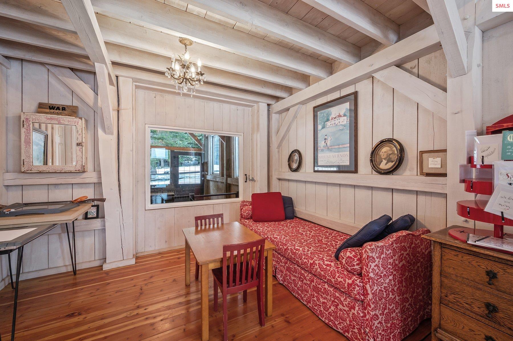 2732 Lower Pack River Road