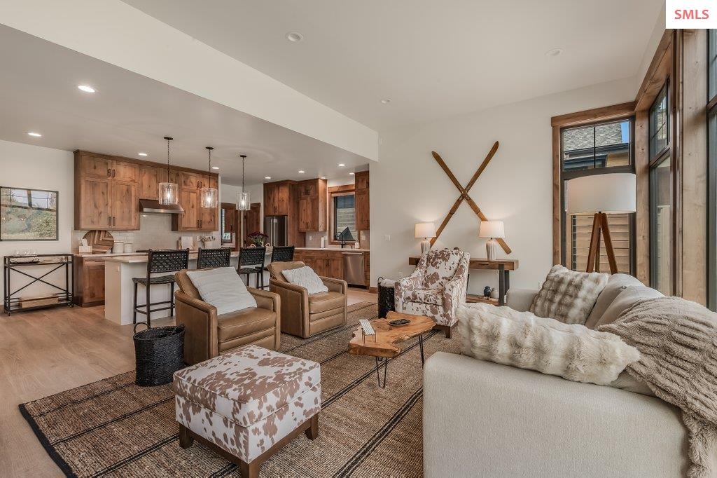 107 Oxbow