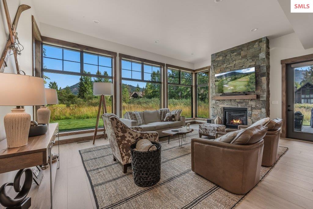 107 Oxbow