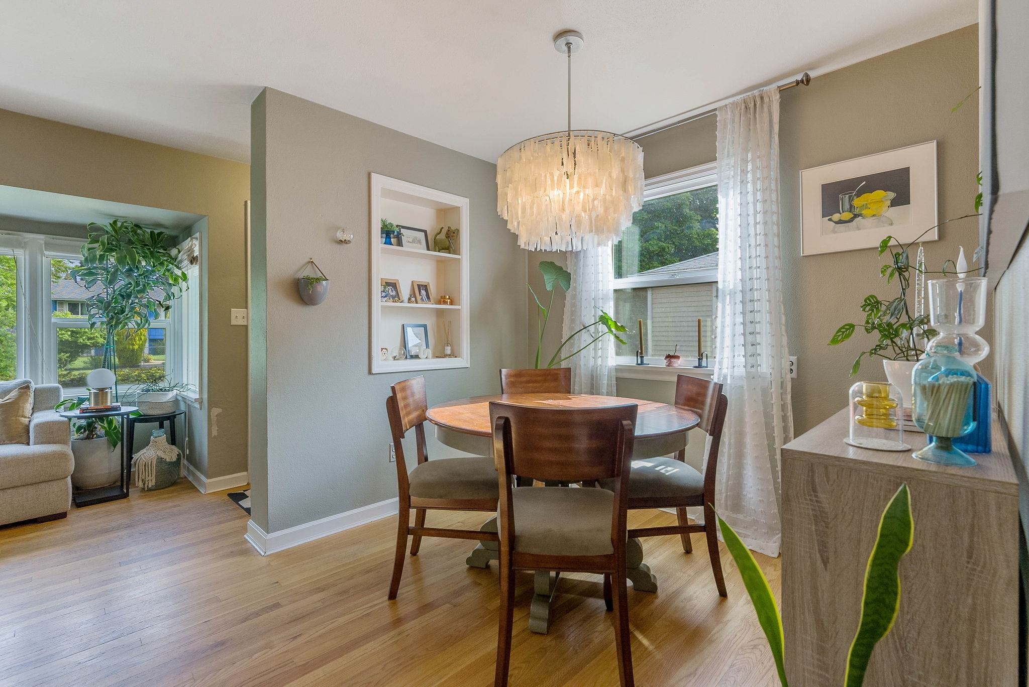 3317 W Longfellow Ave