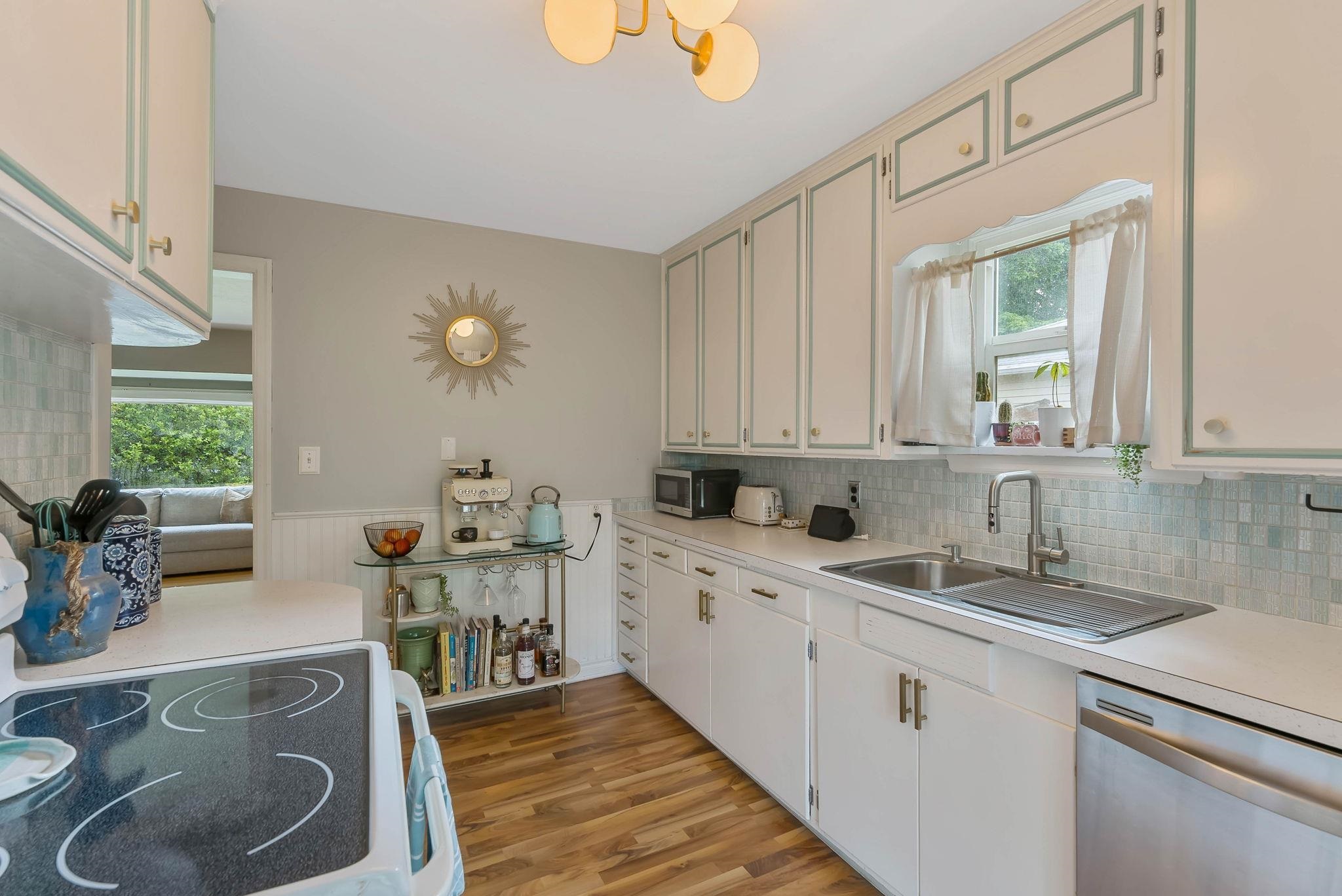 3317 W Longfellow Ave