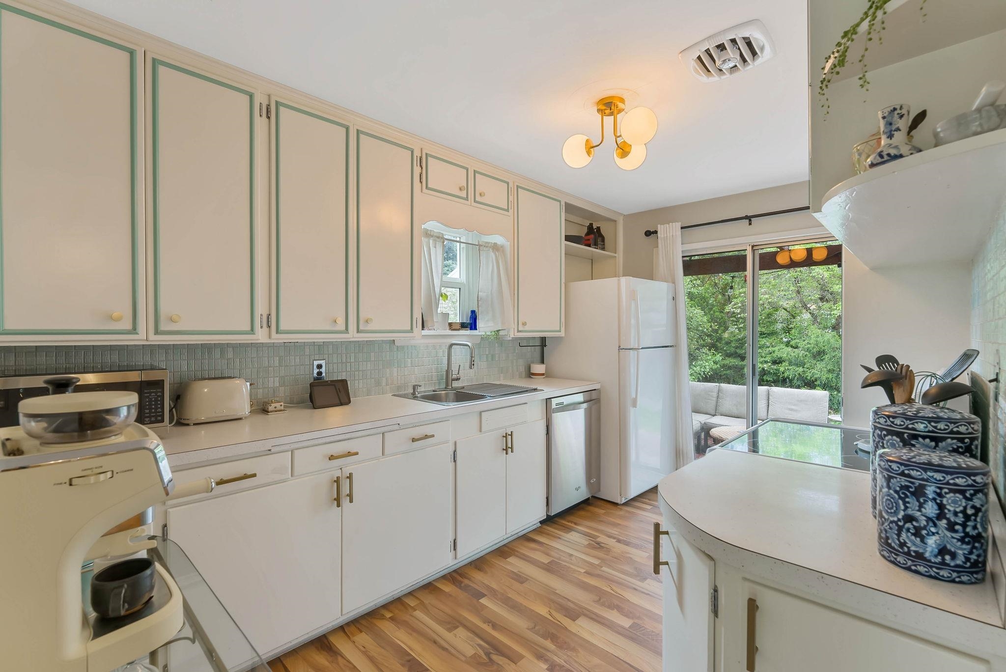 3317 W Longfellow Ave