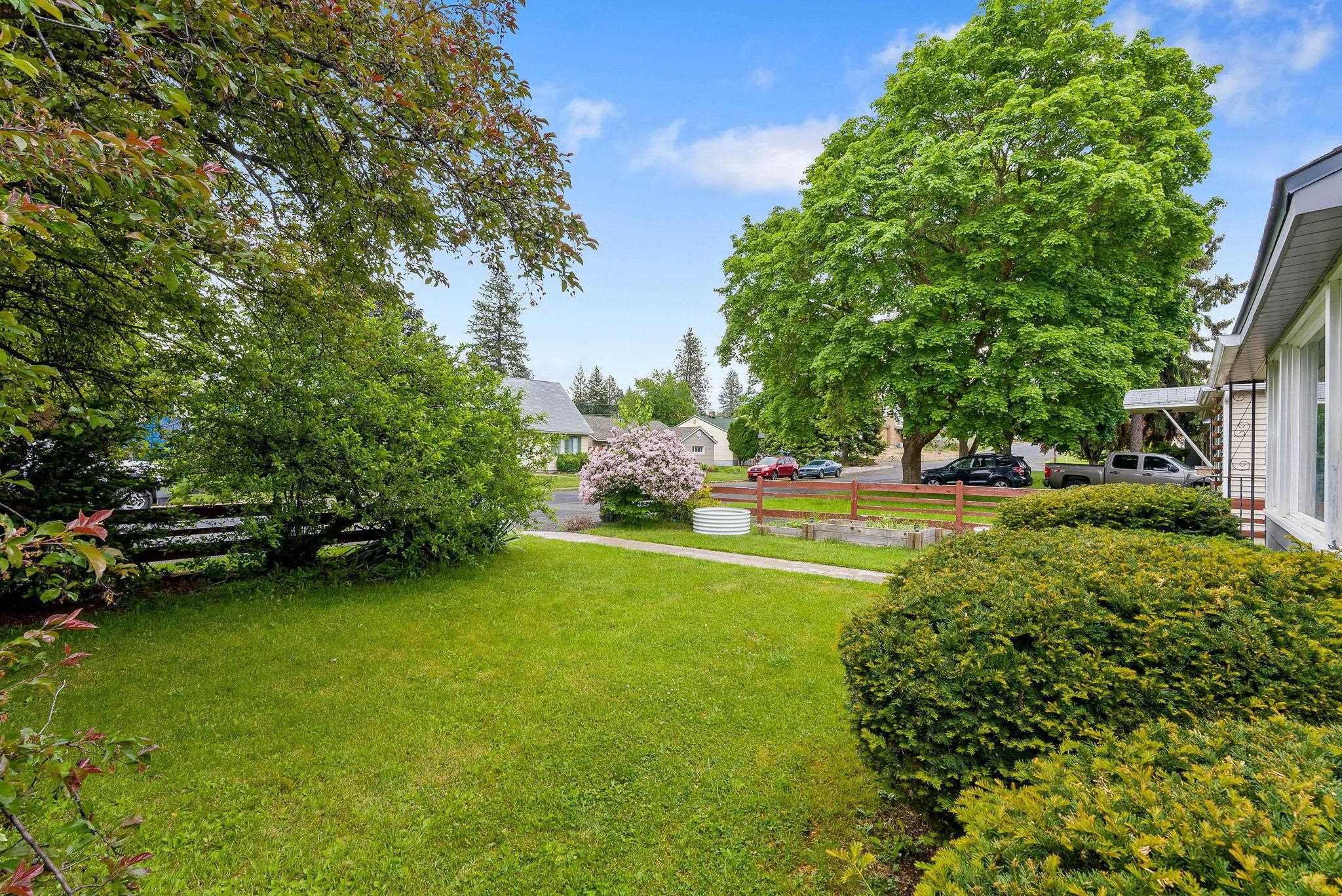 3317 W Longfellow Ave