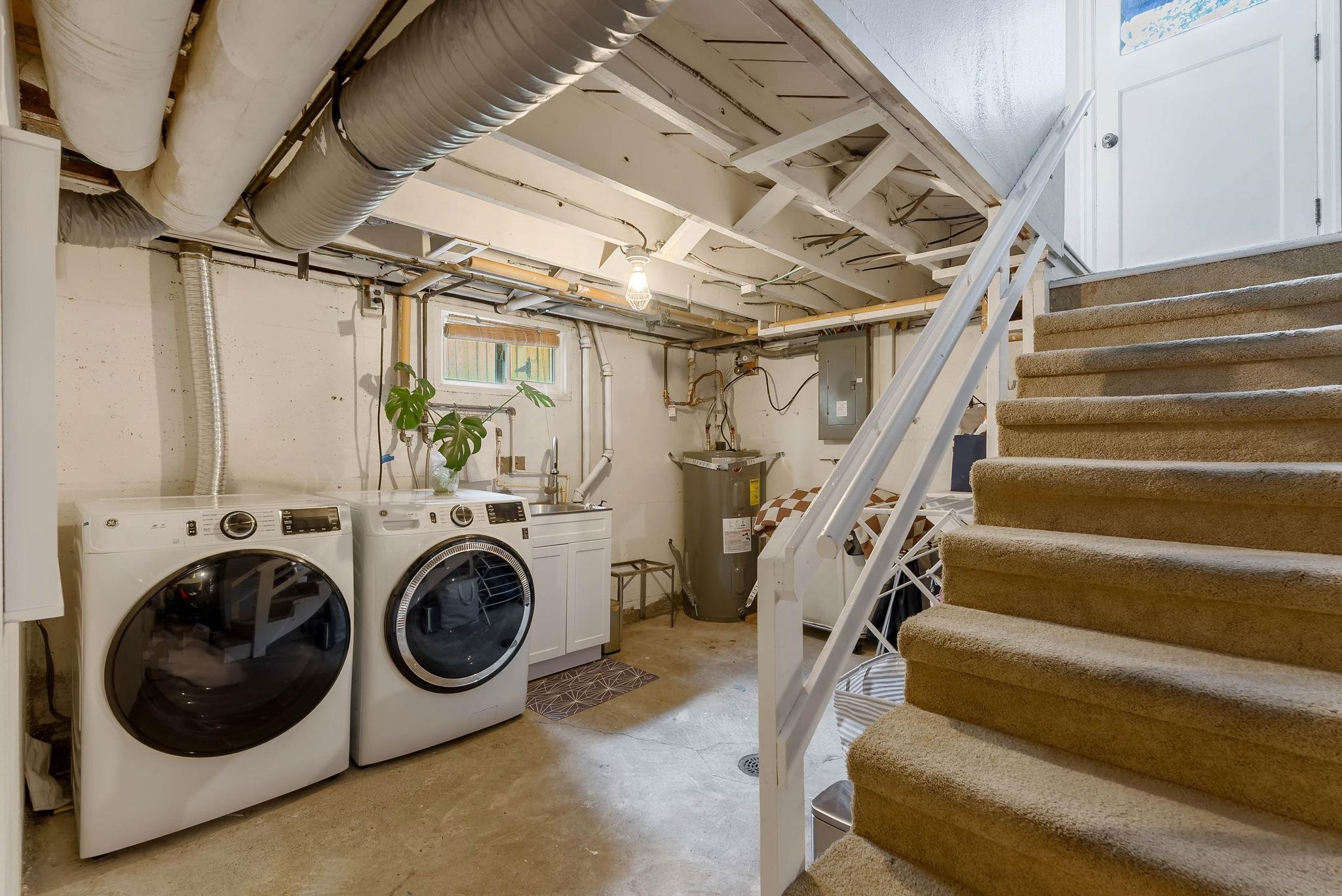 3317 W Longfellow Ave