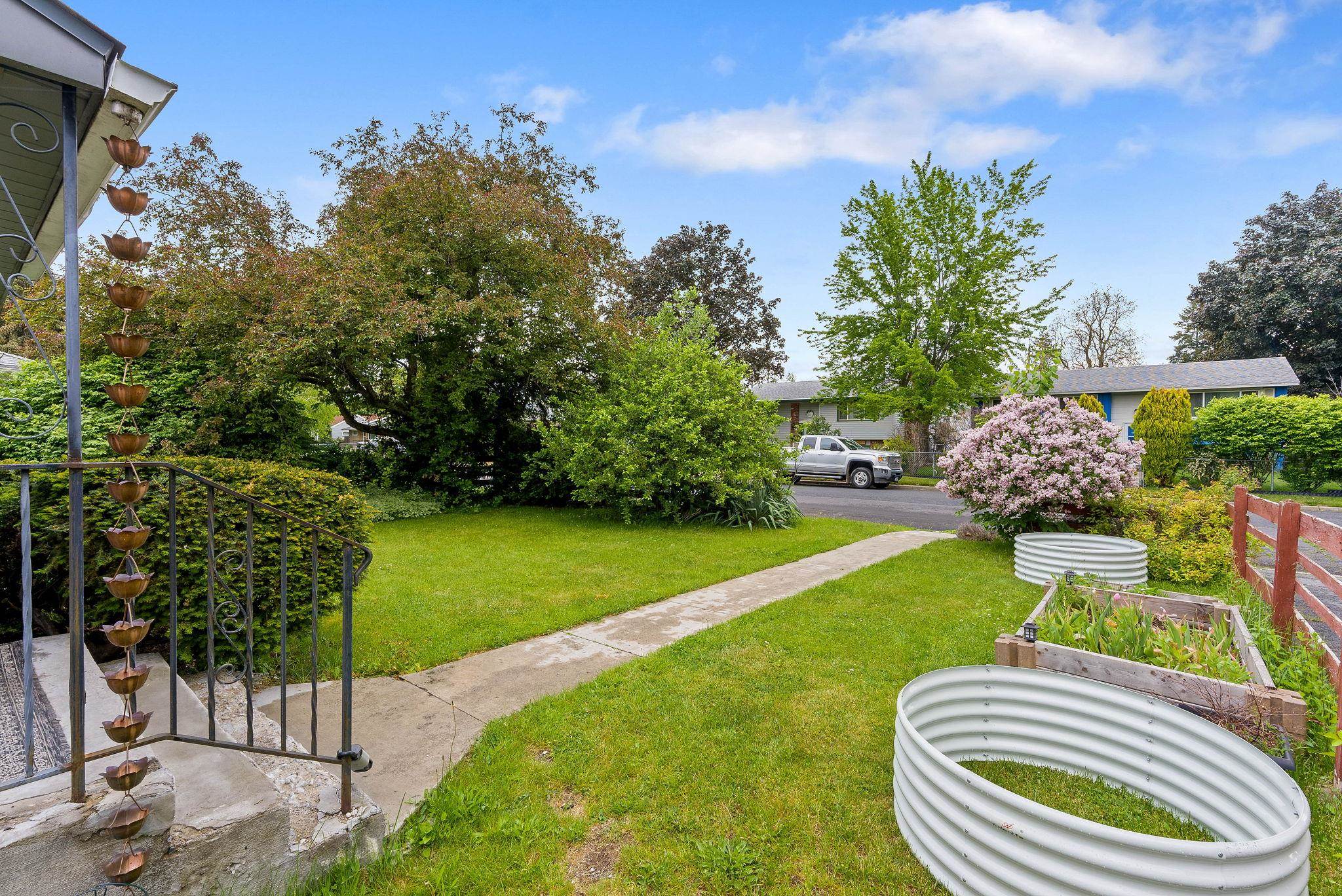 3317 W Longfellow Ave