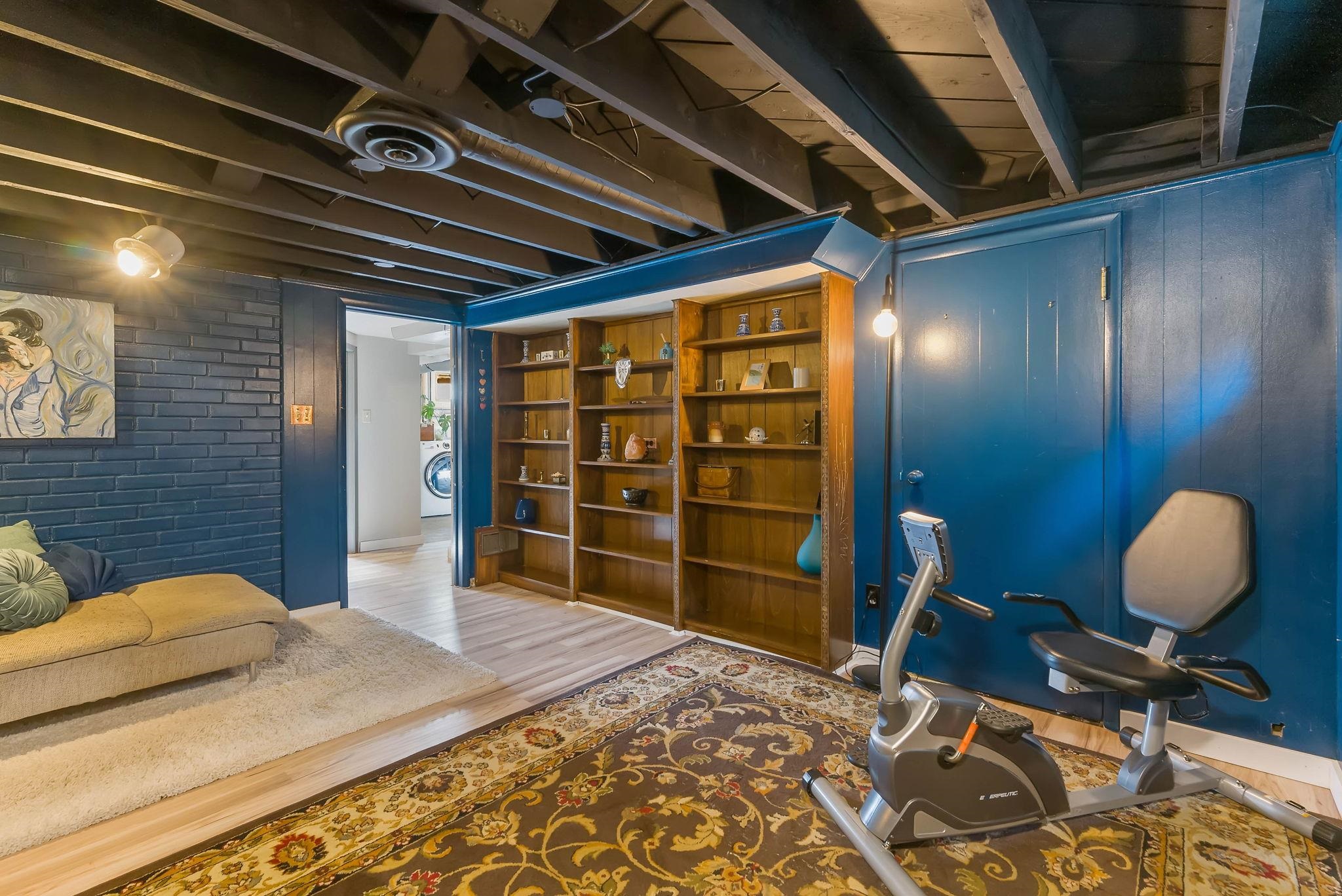 3317 W Longfellow Ave