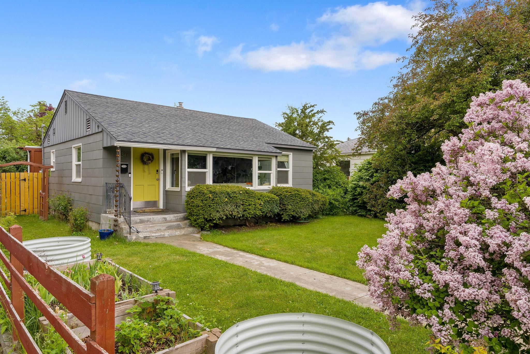 3317 W Longfellow Ave