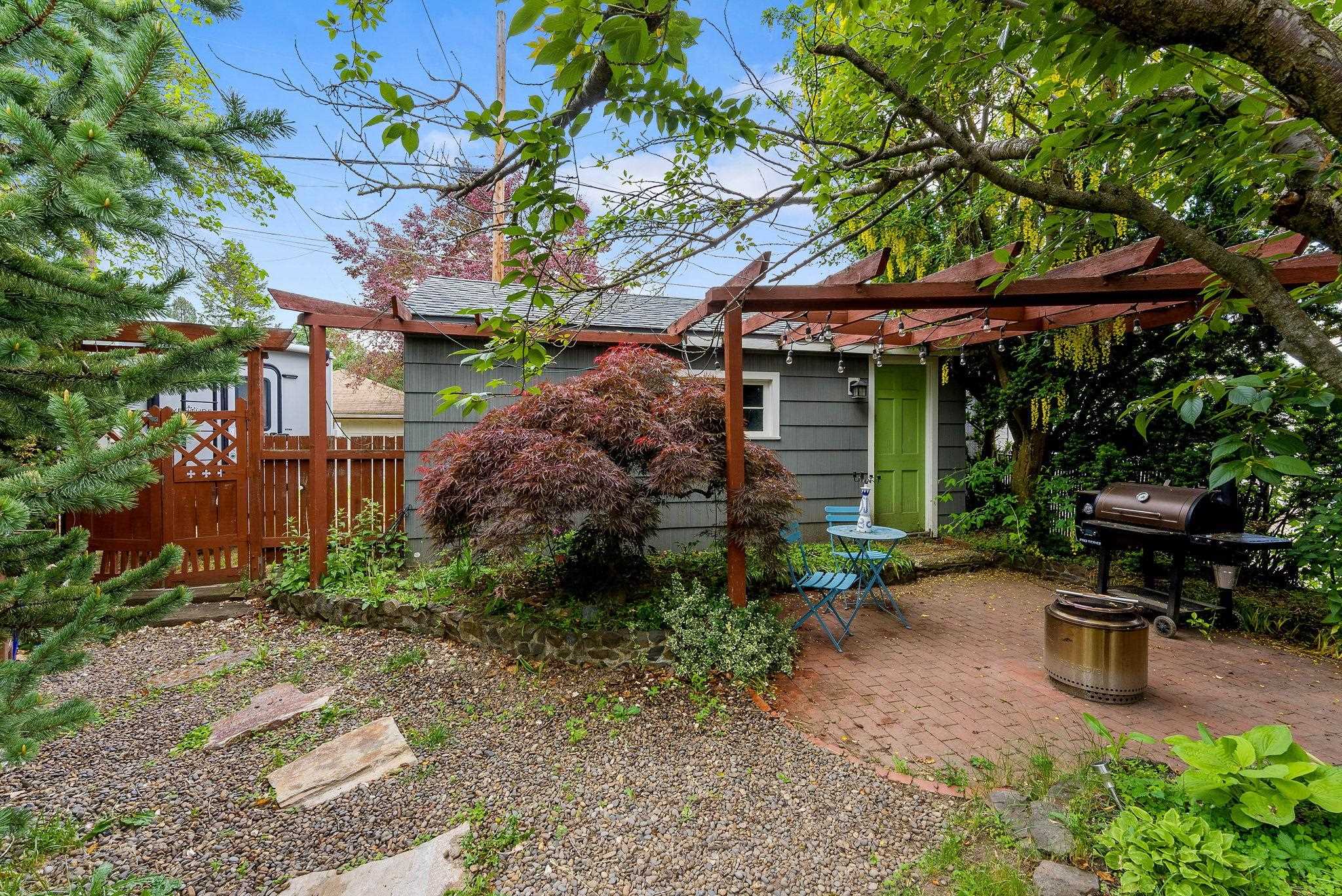 3317 W Longfellow Ave