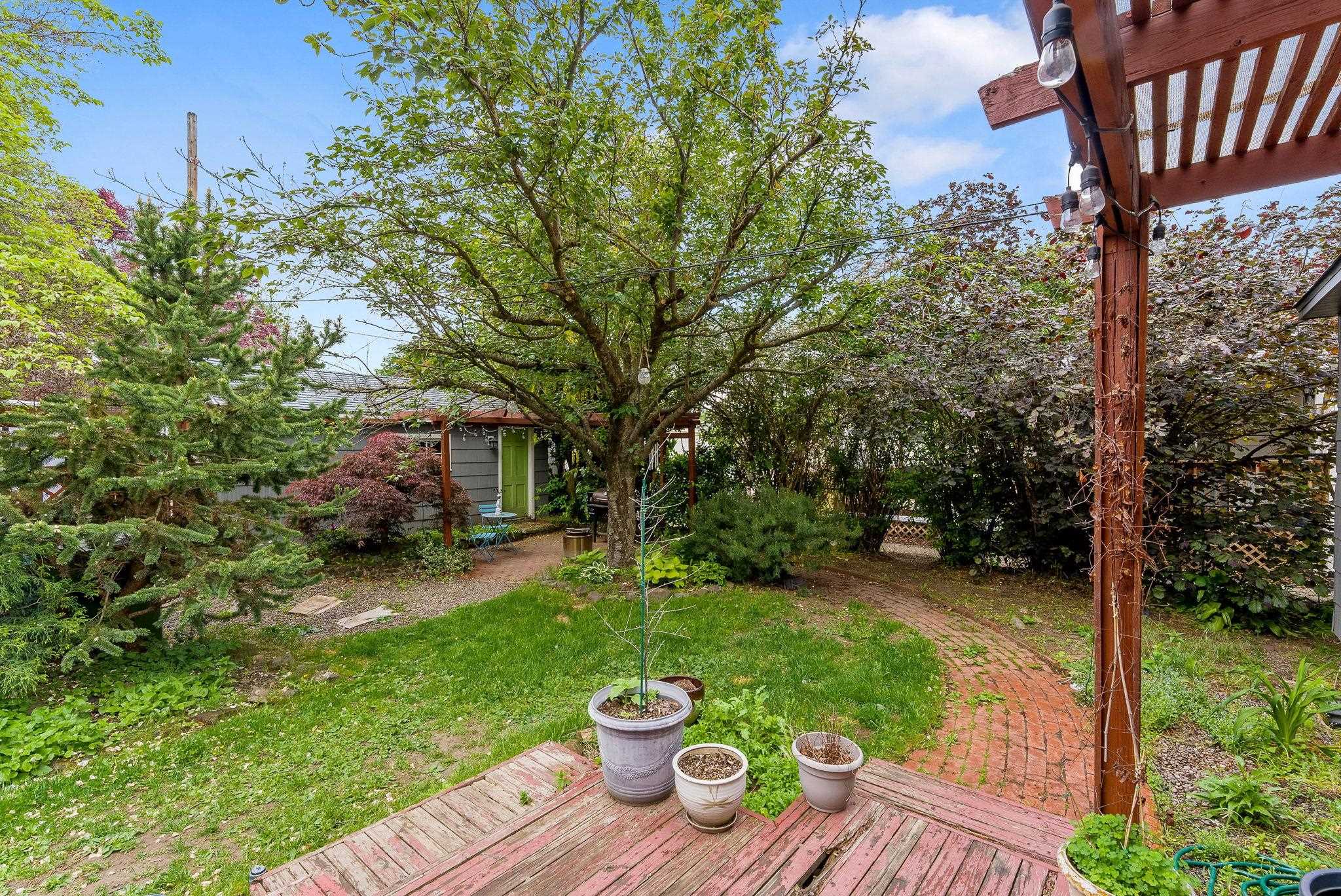 3317 W Longfellow Ave