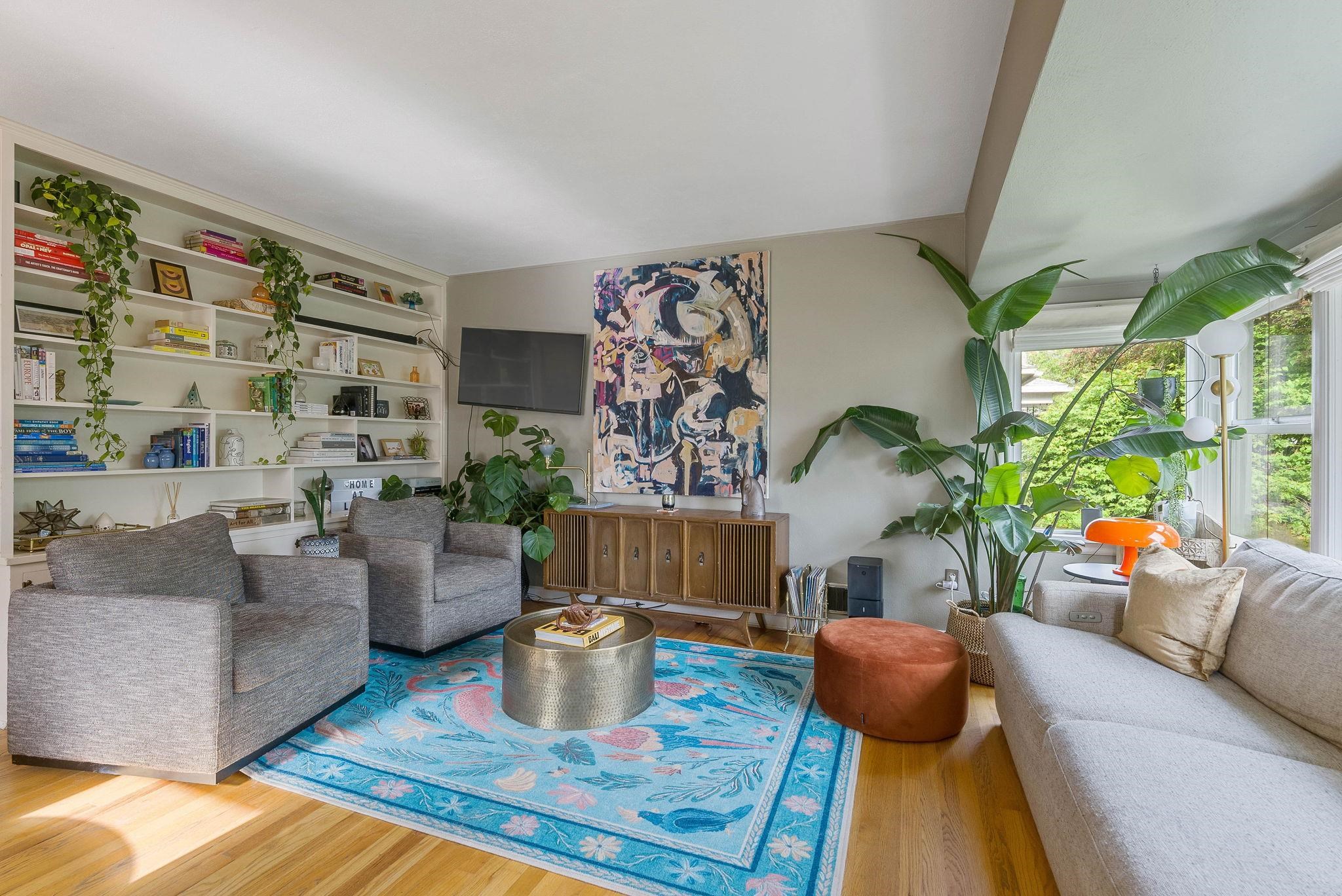 3317 W Longfellow Ave