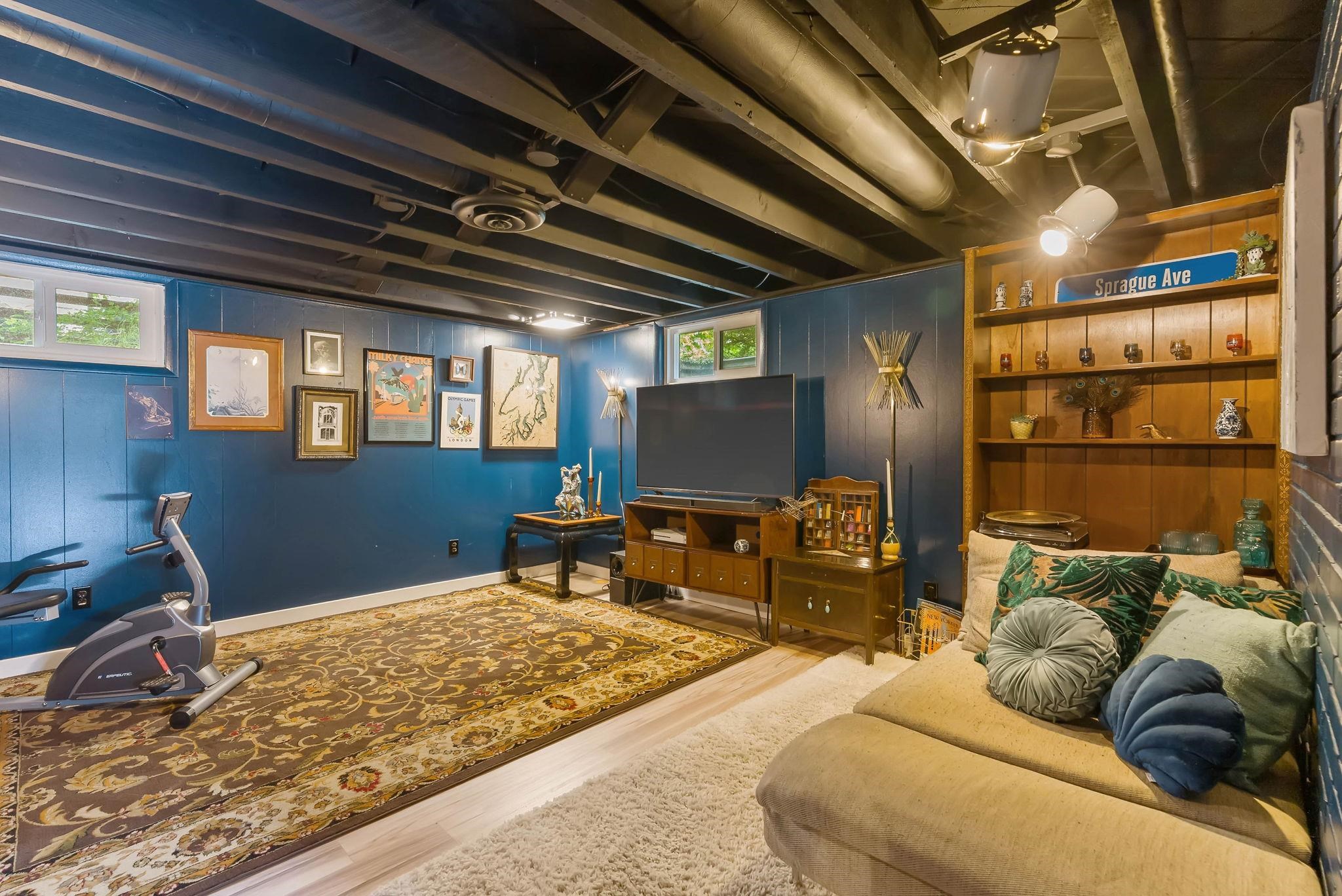 3317 W Longfellow Ave