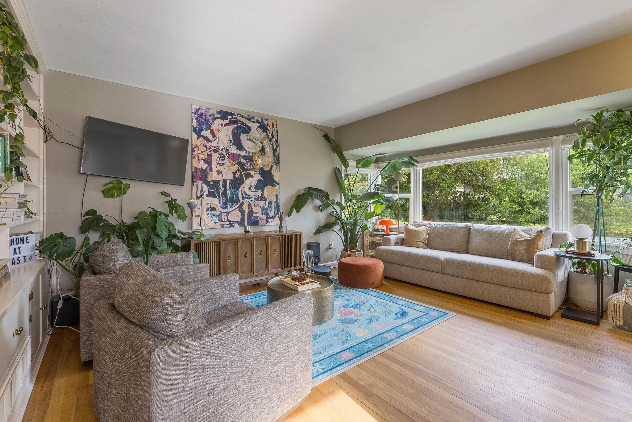 3317 W Longfellow Ave