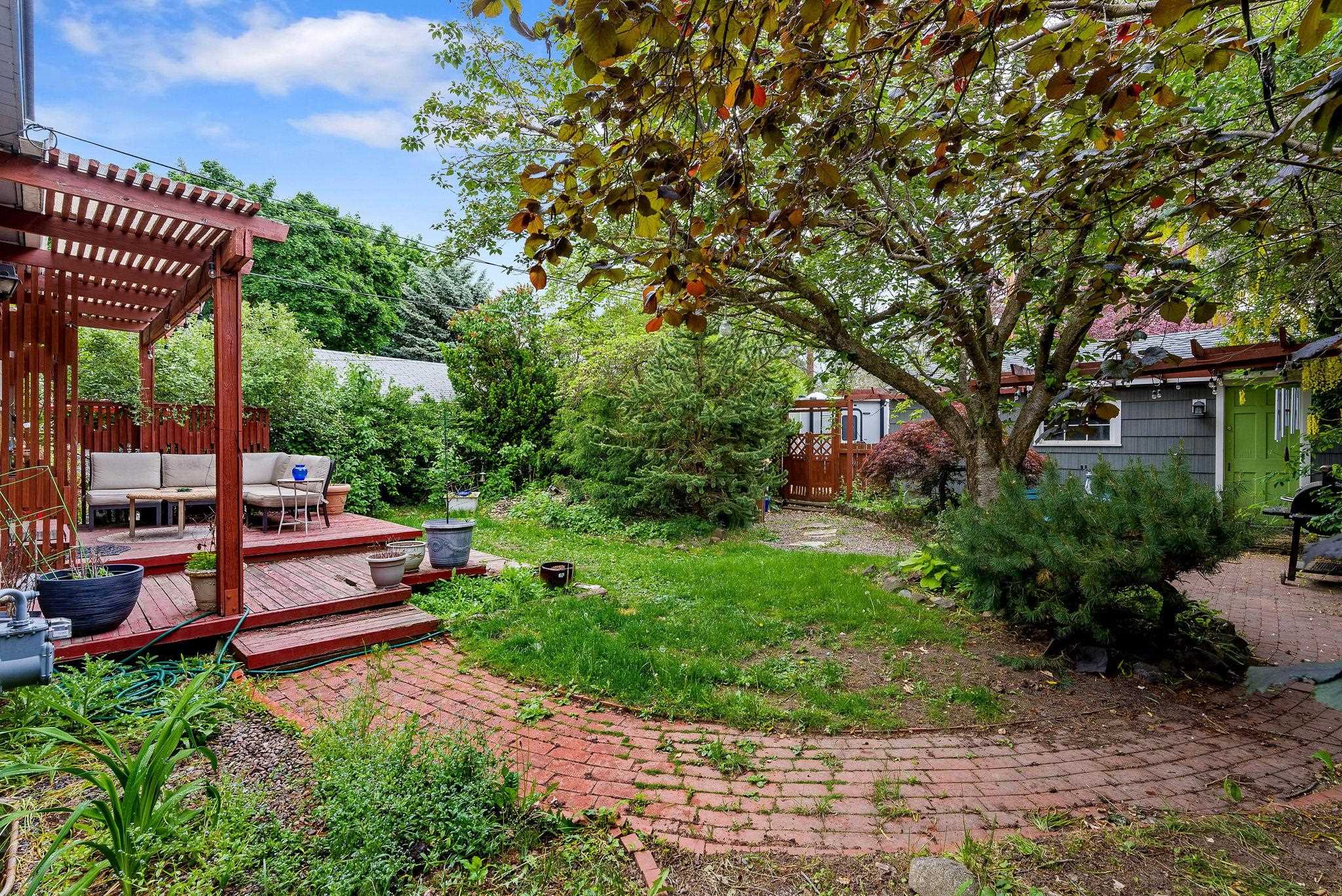 3317 W Longfellow Ave