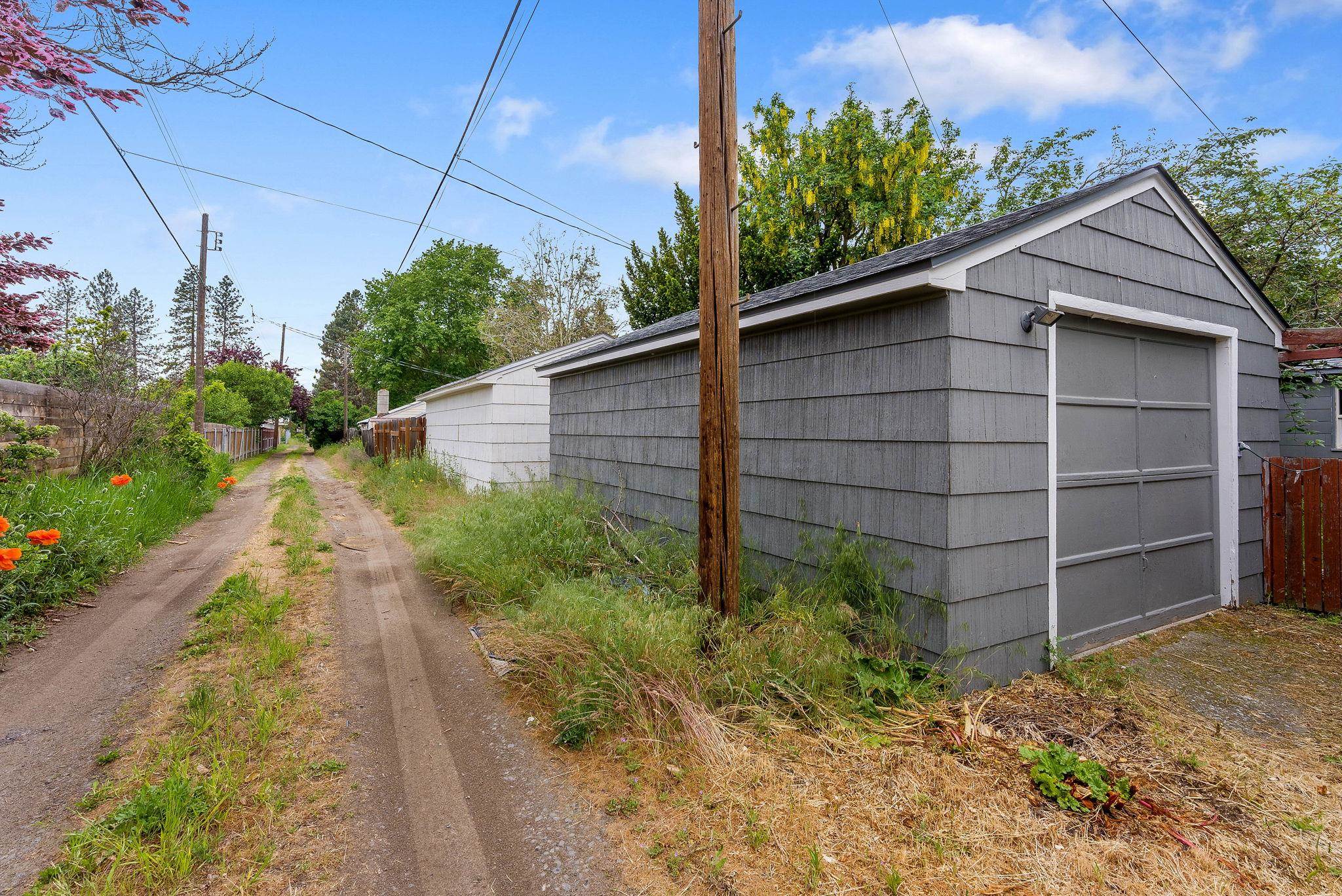 3317 W Longfellow Ave