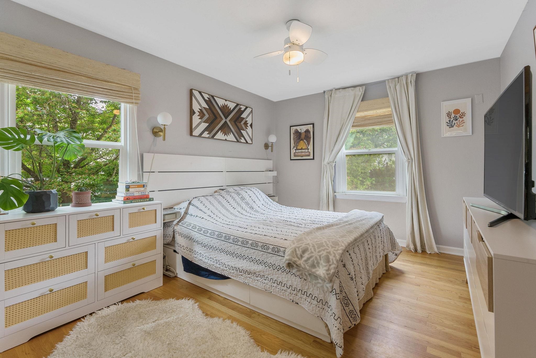 3317 W Longfellow Ave