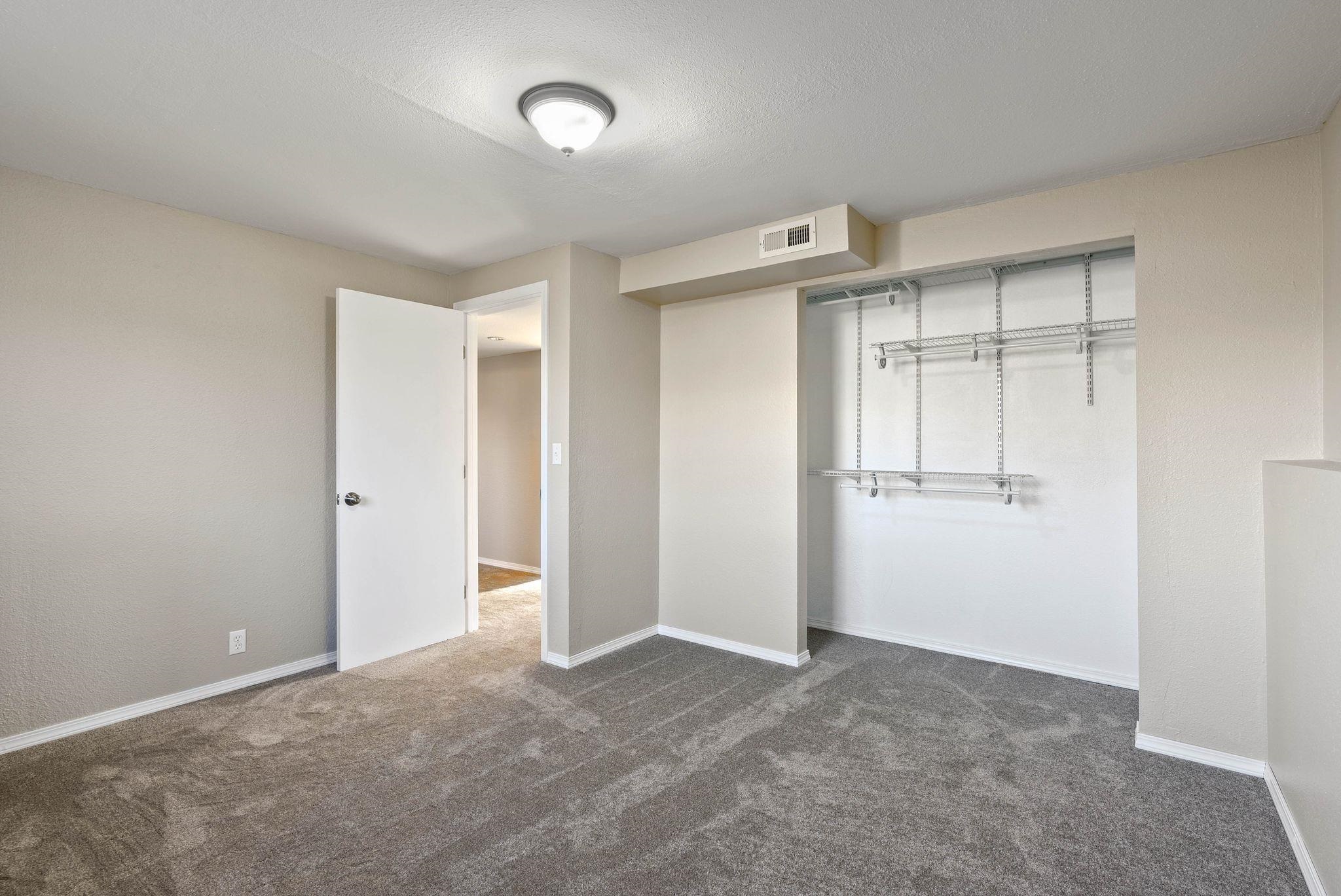 4922 N N Farmfield Rd