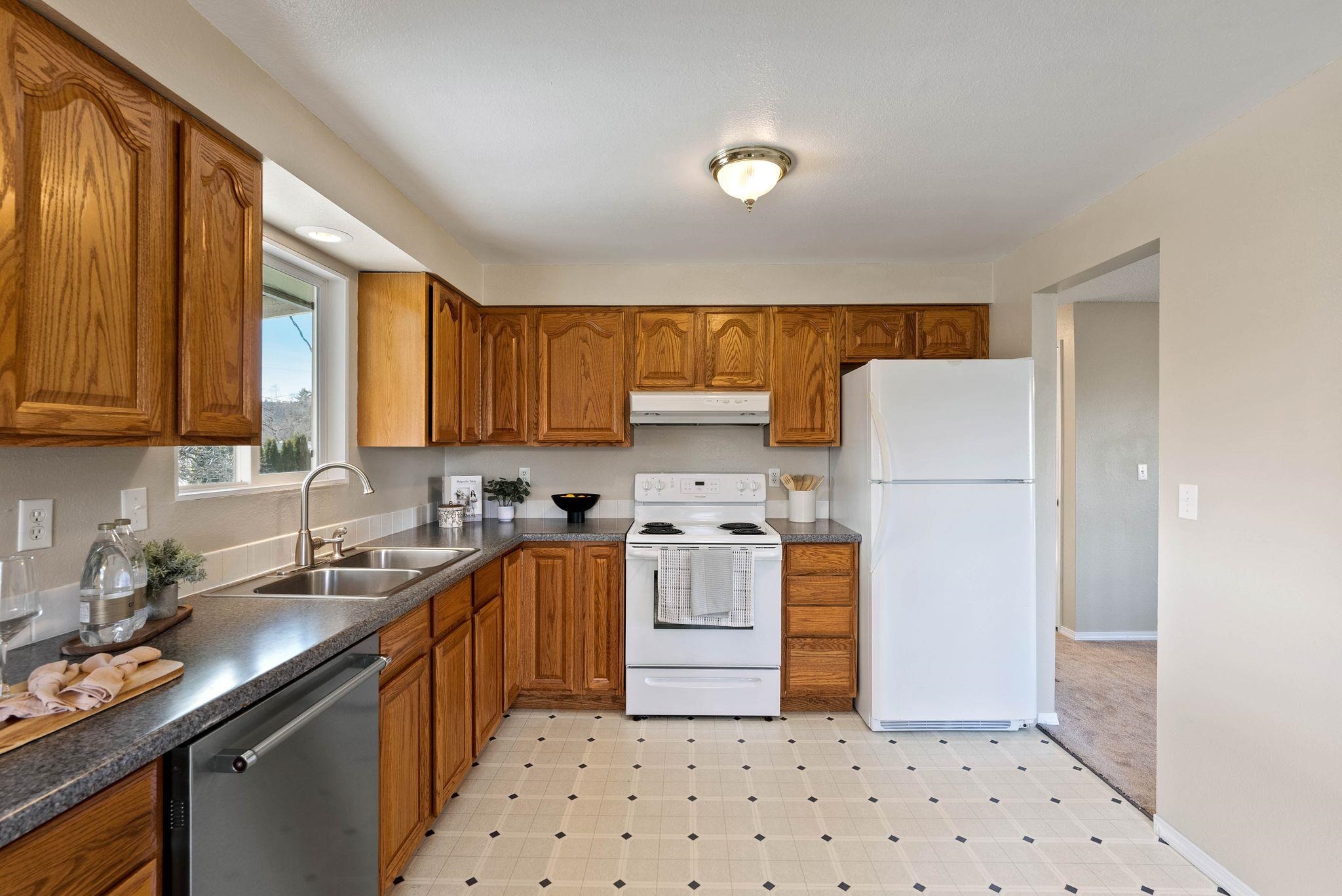 4922 N N Farmfield Rd