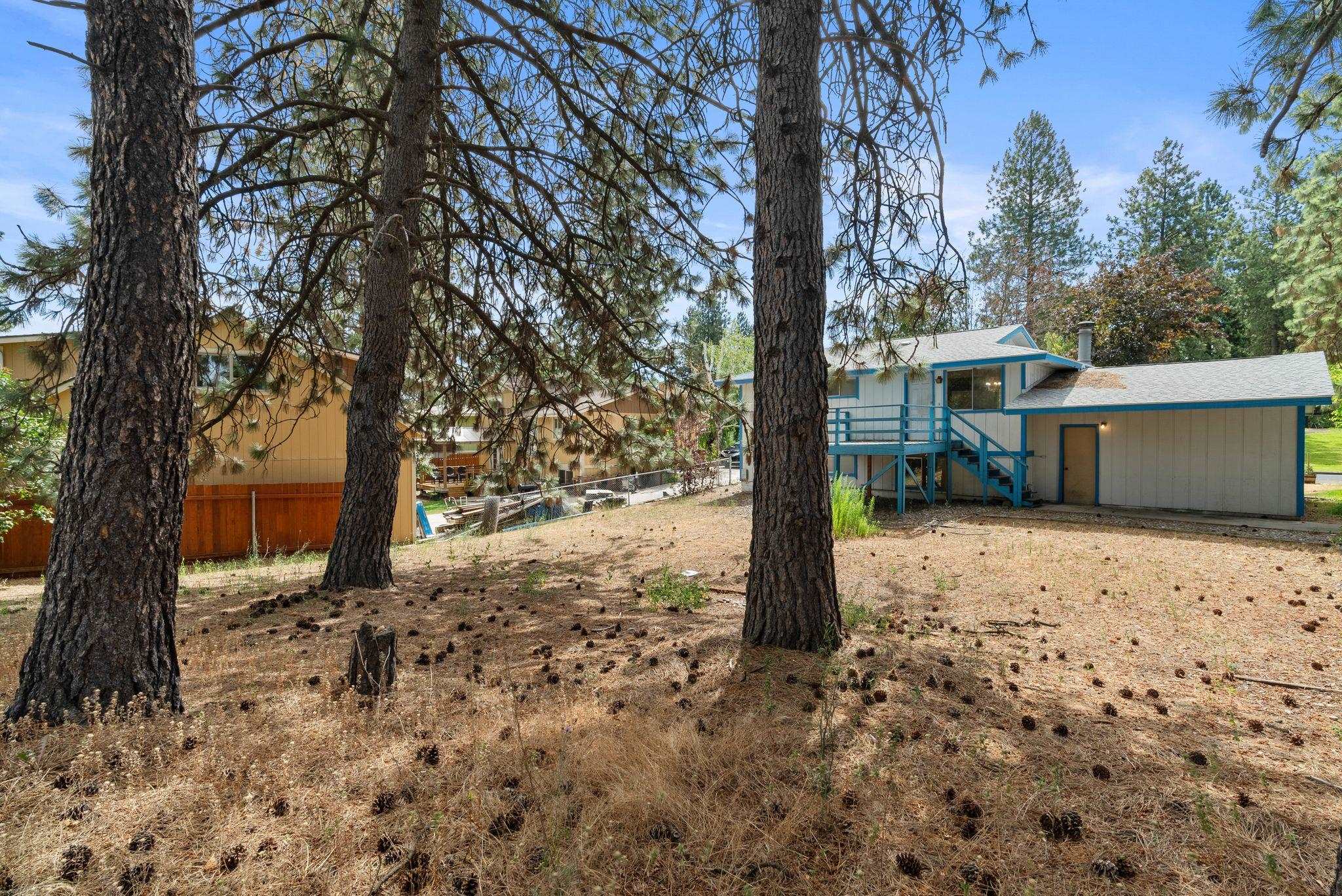 619 E Calkins Dr