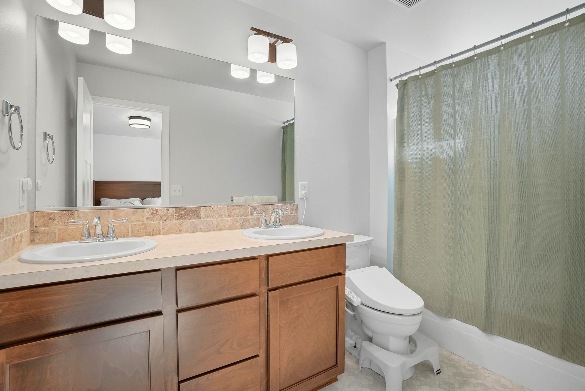 1211 S Greenacres Rd