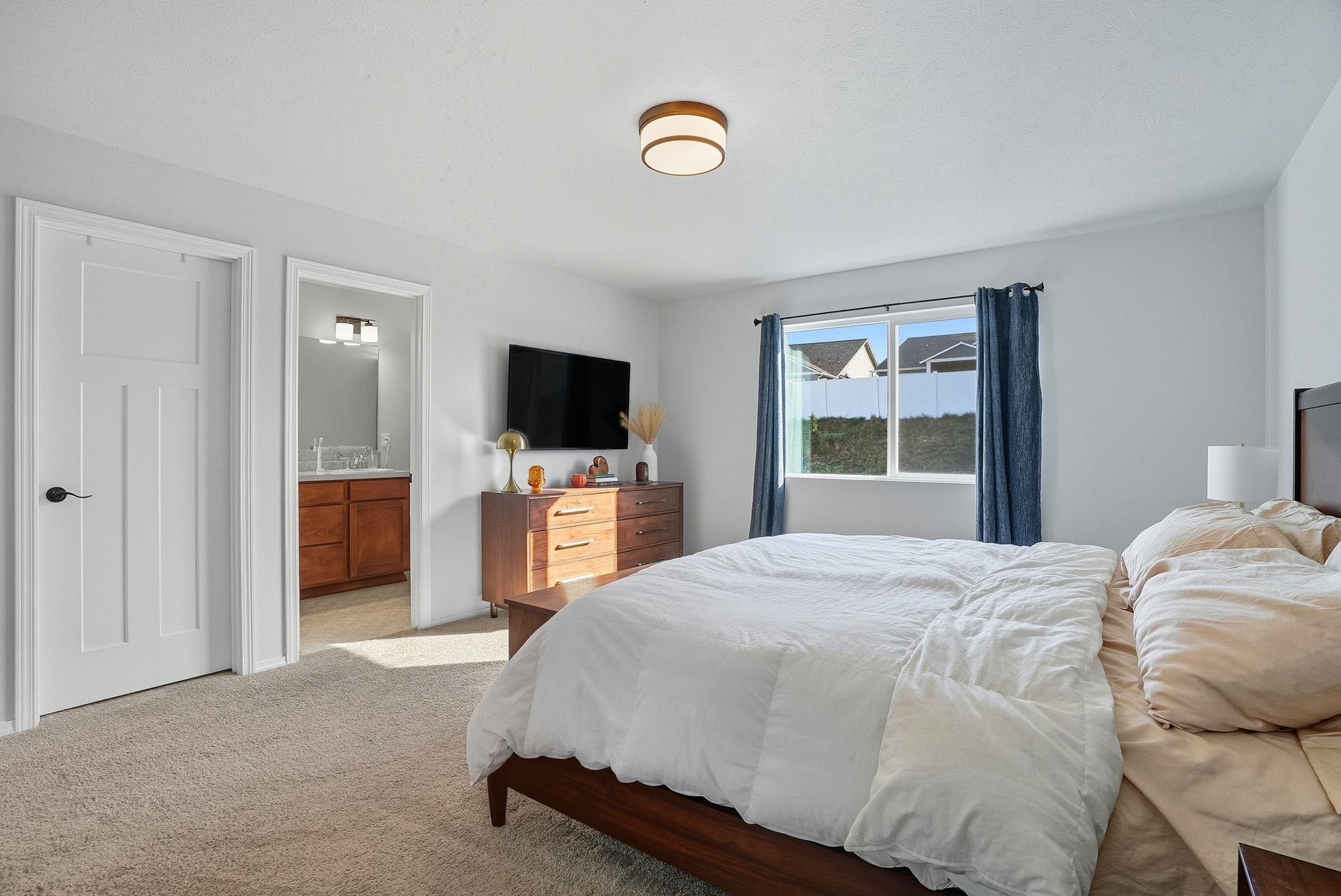 1211 S Greenacres Rd