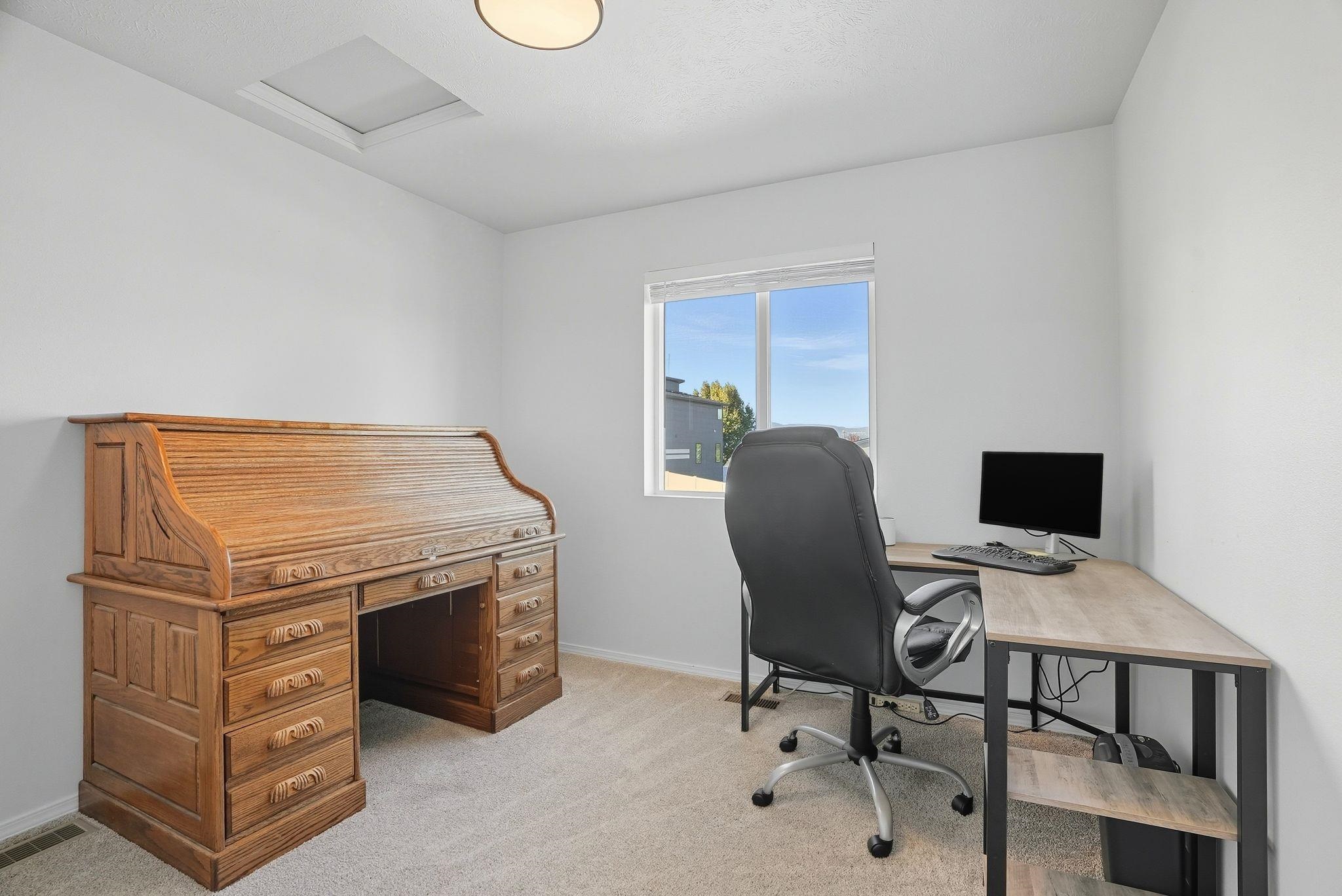 1211 S Greenacres Rd