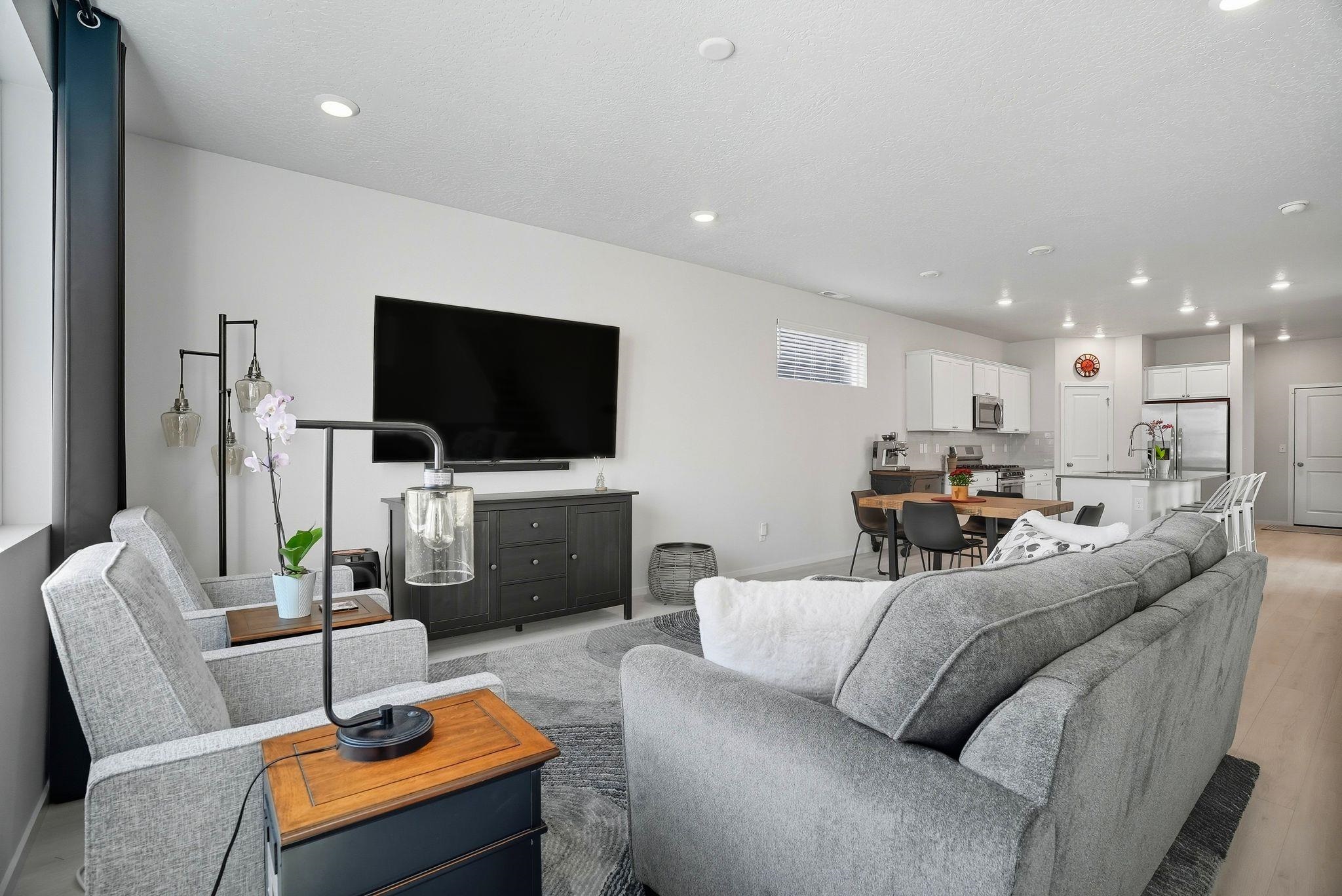 24503 E Feather Loop