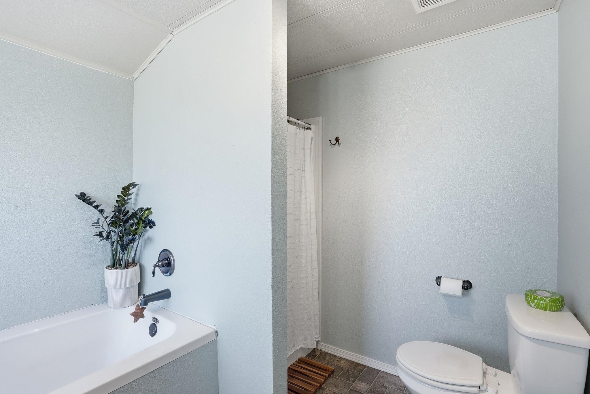 14201 E Rockwell Ave