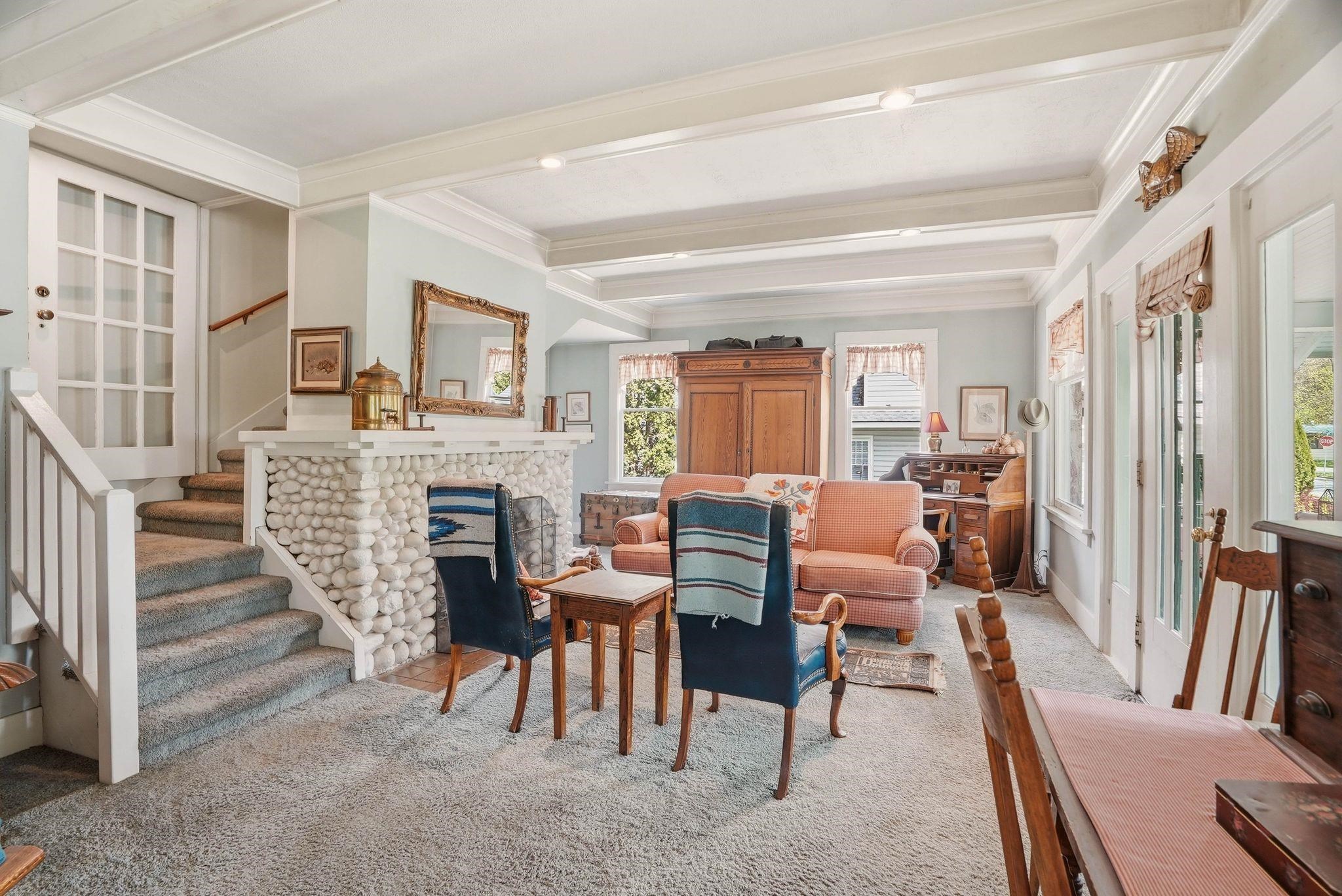 508 W Clay Ave