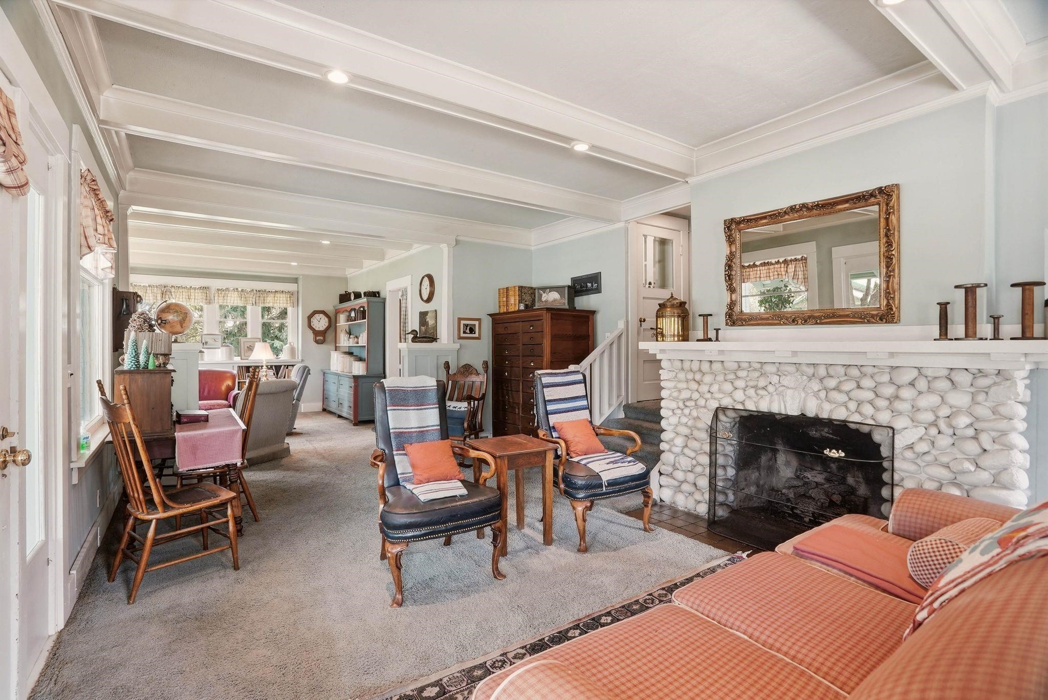 508 W Clay Ave