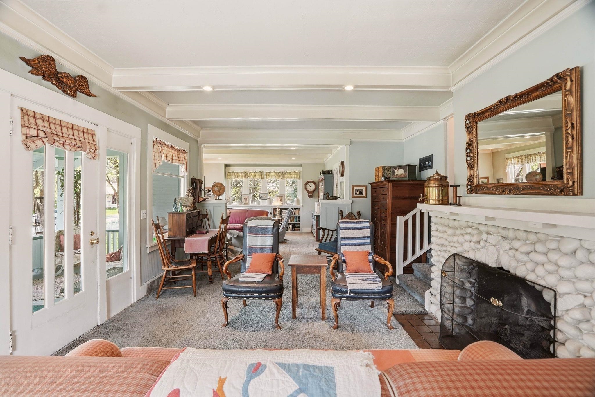 508 W Clay Ave