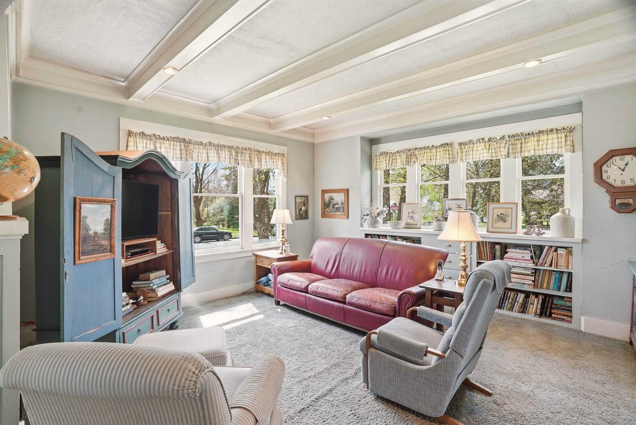 508 W Clay Ave