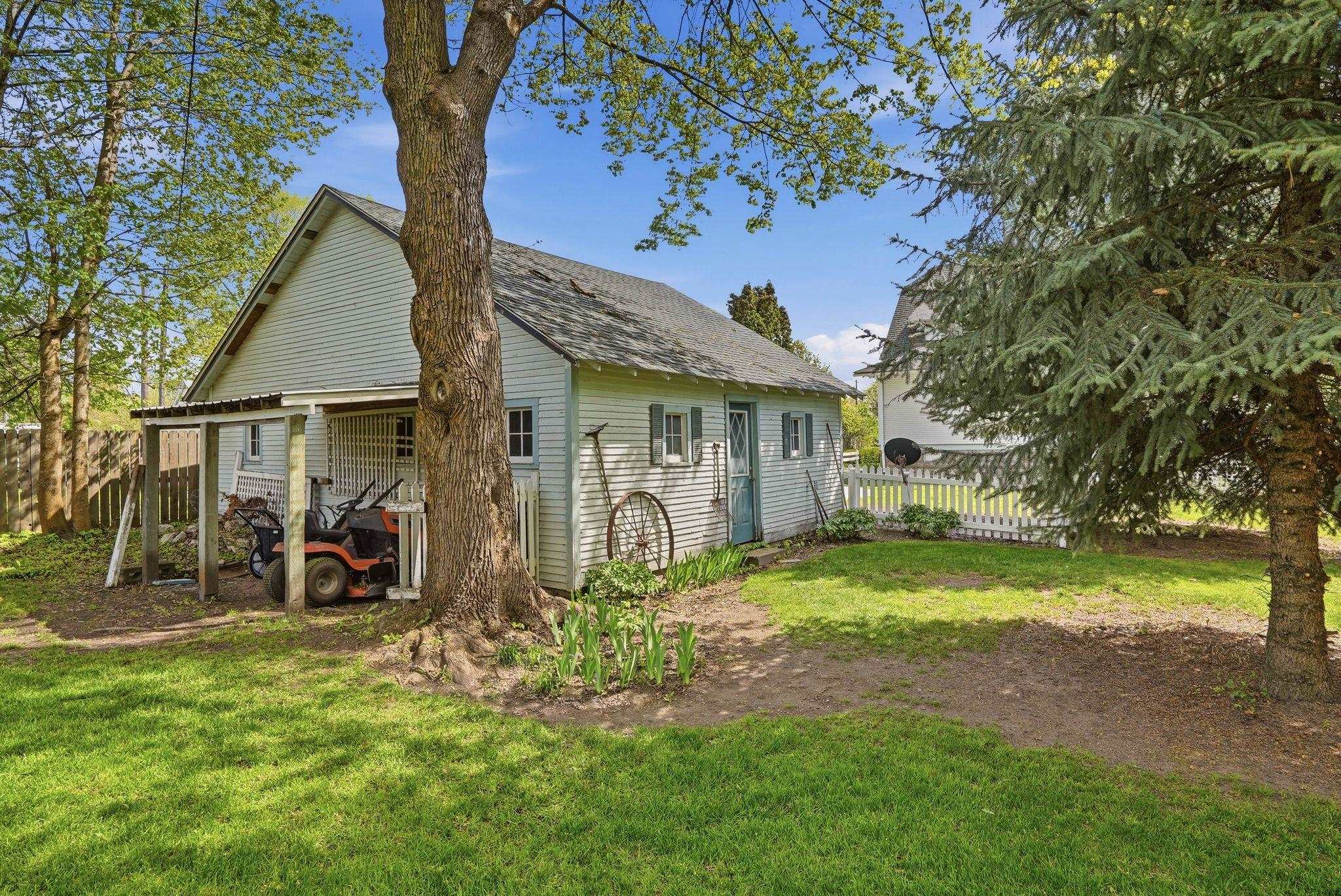 508 W Clay Ave