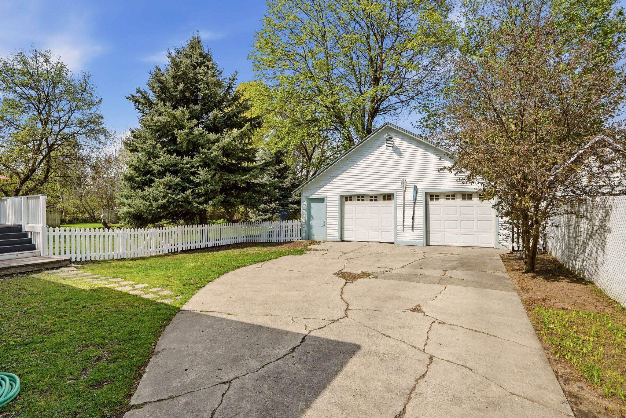 508 W Clay Ave