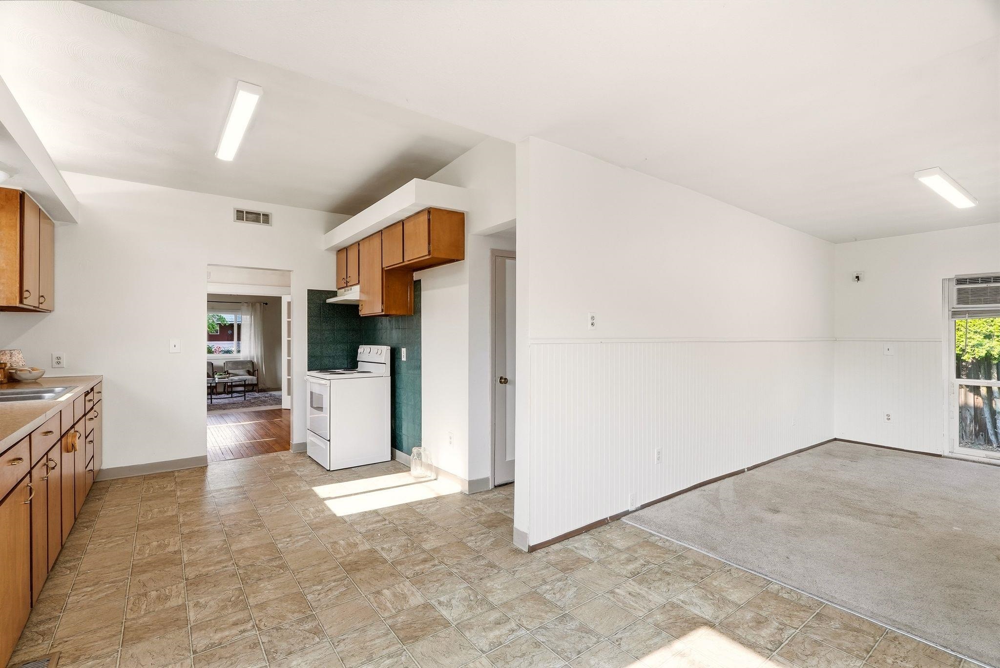 817 E Wabash Ave