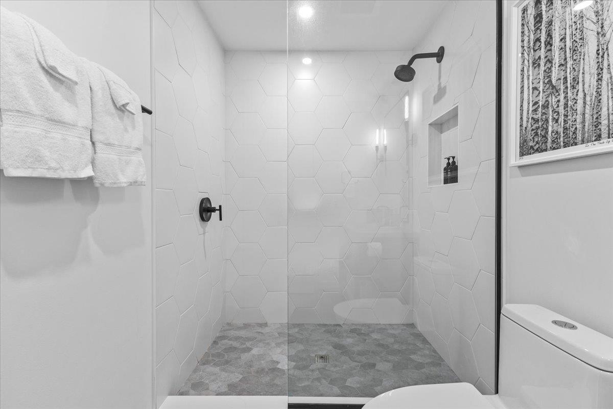 129 Eloise Lane Unit: B