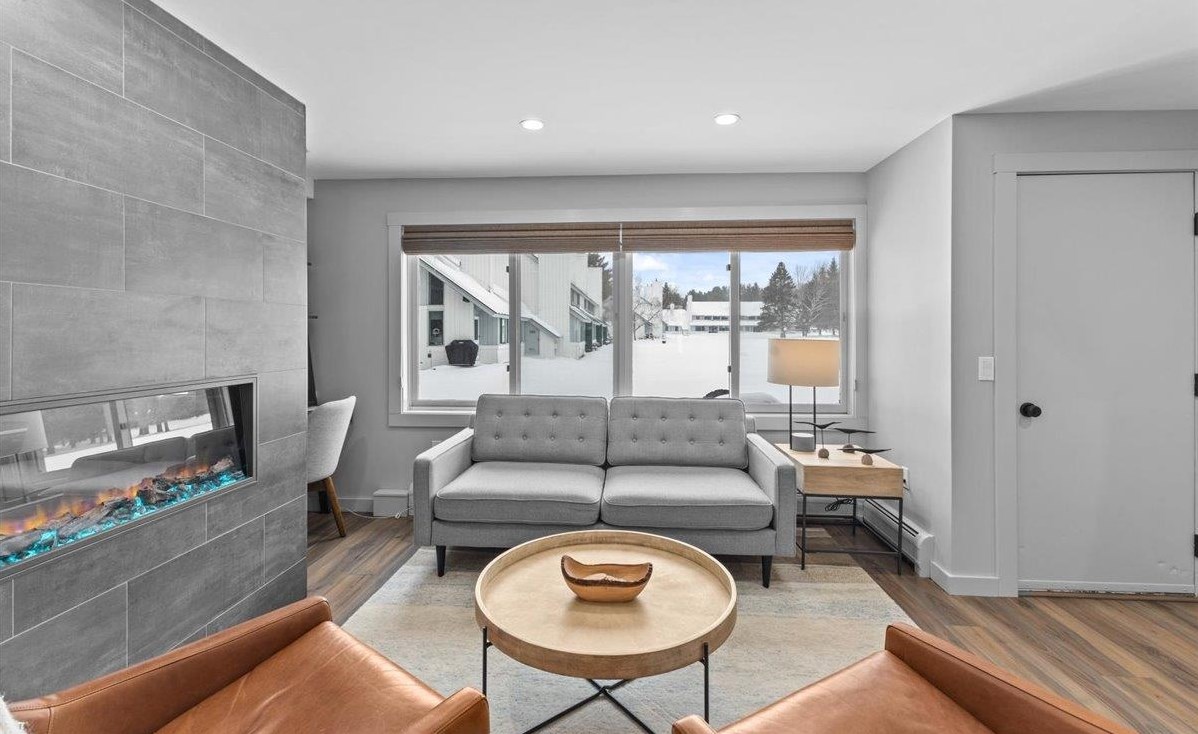 261 Village Green Drive Unit: #10B