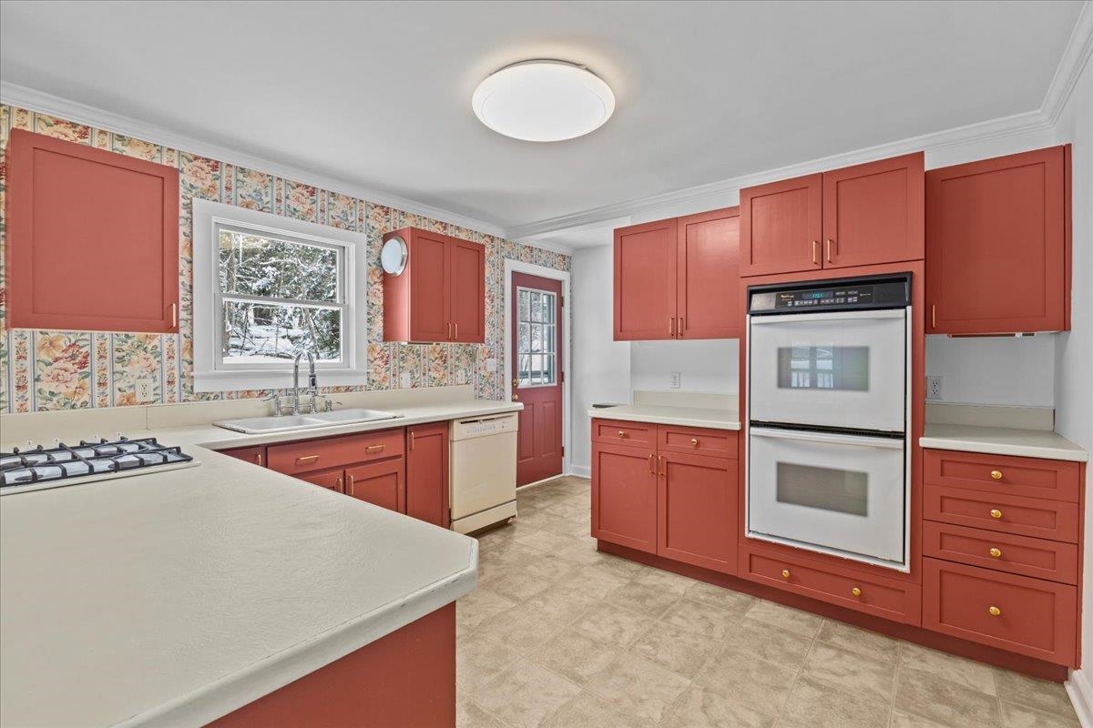 11 Barnes Hill Road